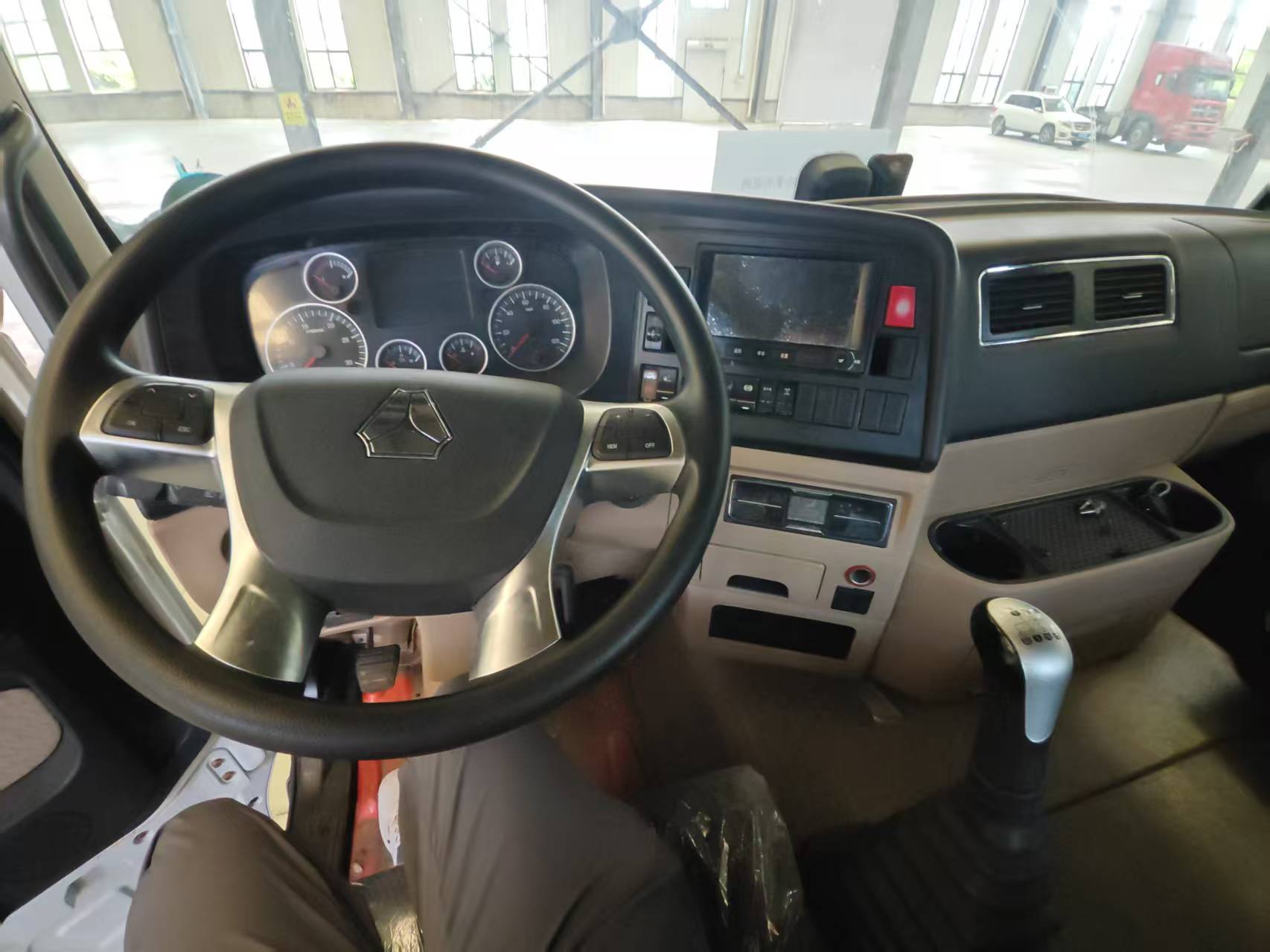 SINOTRUK HOWO 6x4 Tractor