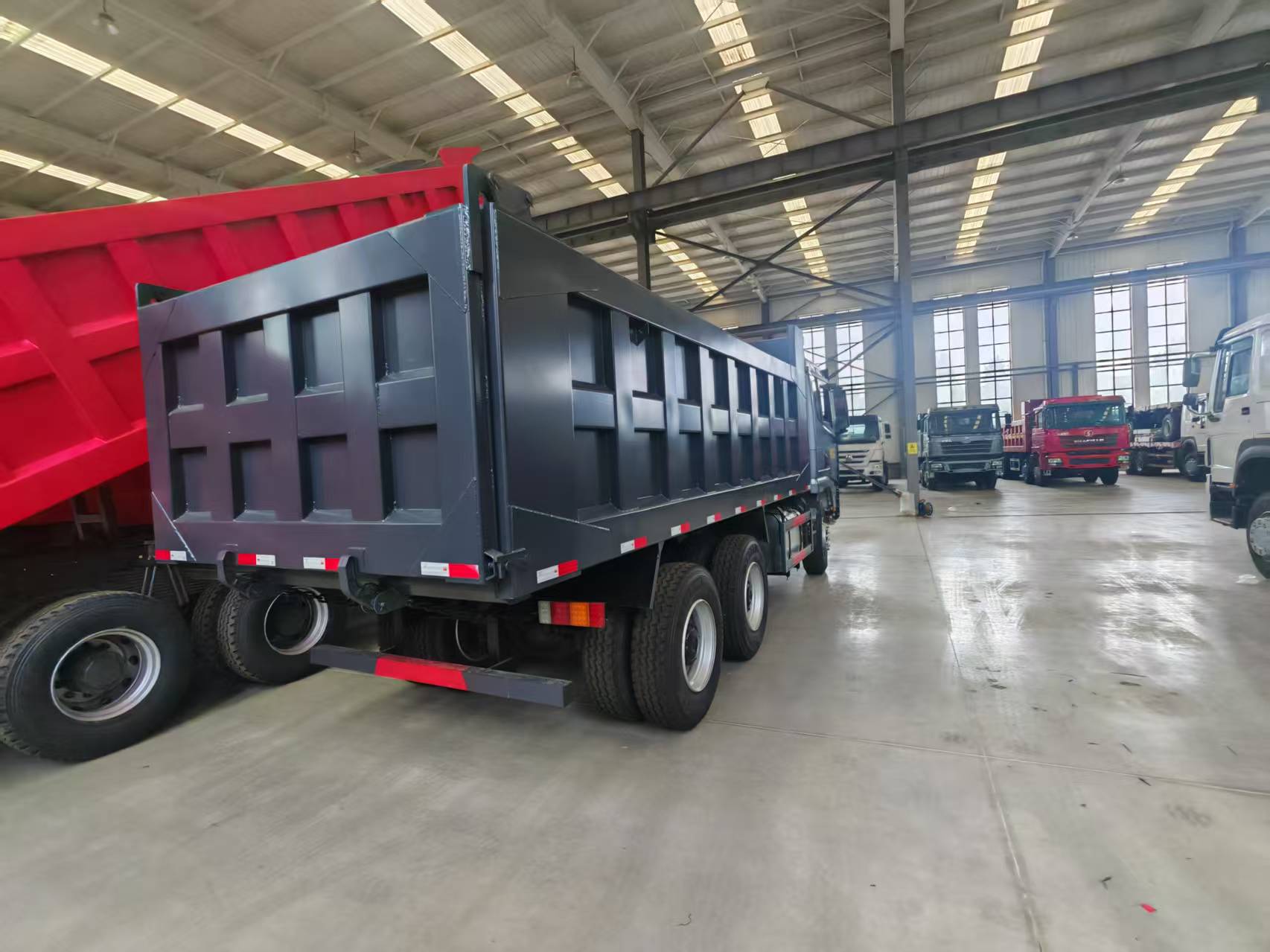 SHACMAN Delong X3000 Dump Truck