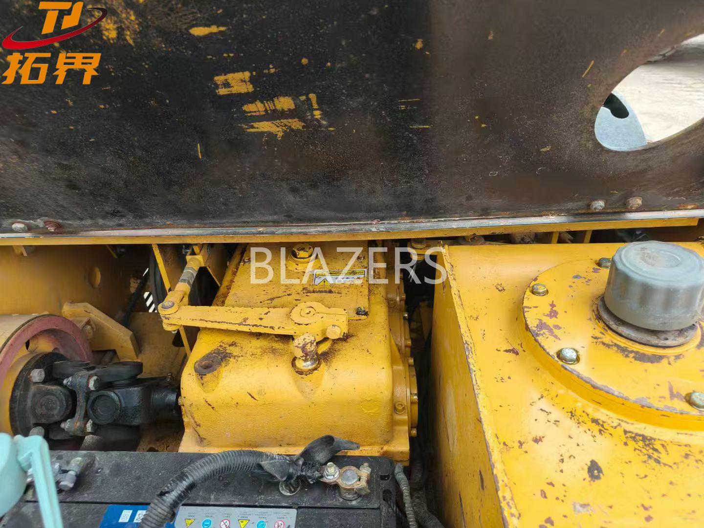 Double-wheel roller produced