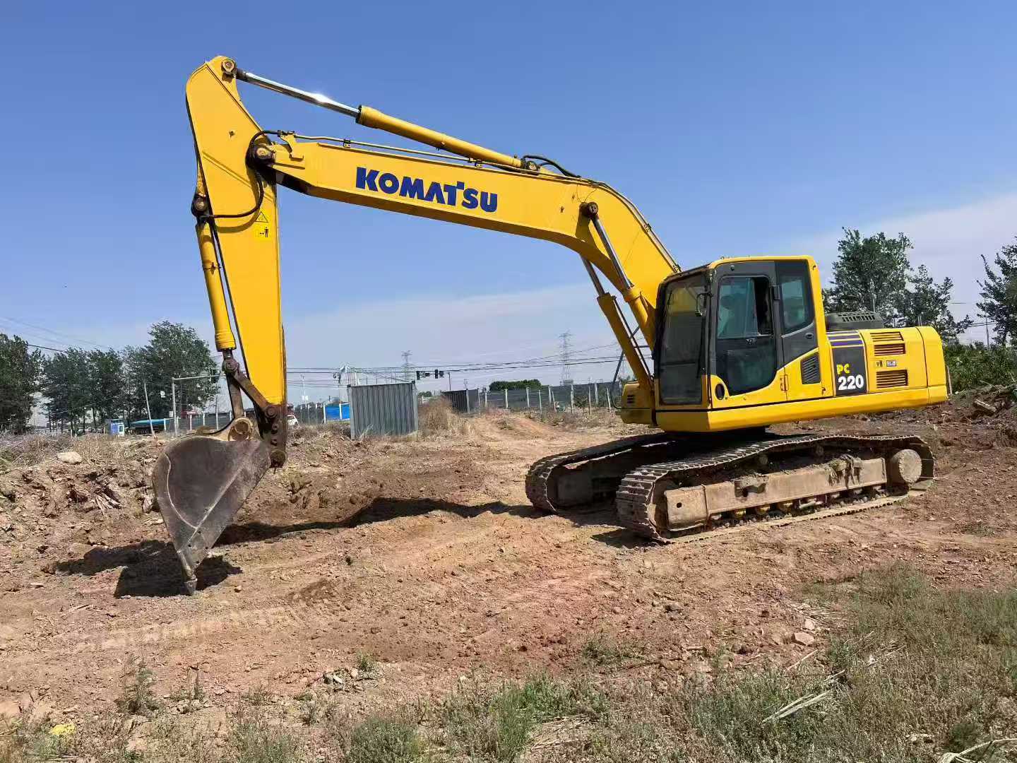 Komatsu PC220-8M0