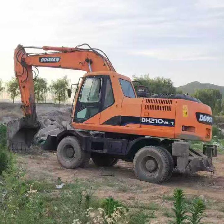 good condition excavator