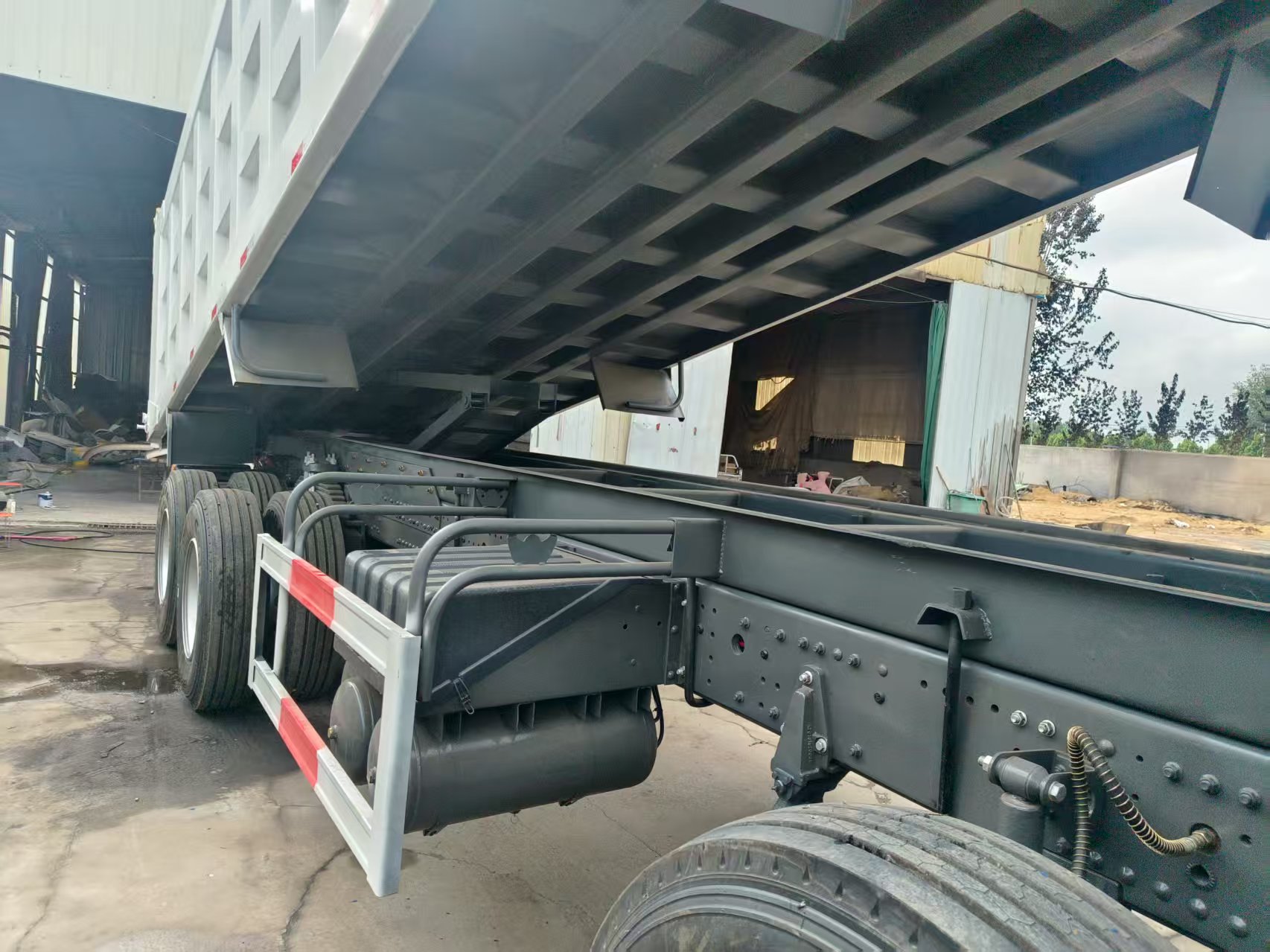 Sinotruk HOWO 8X4 371HP