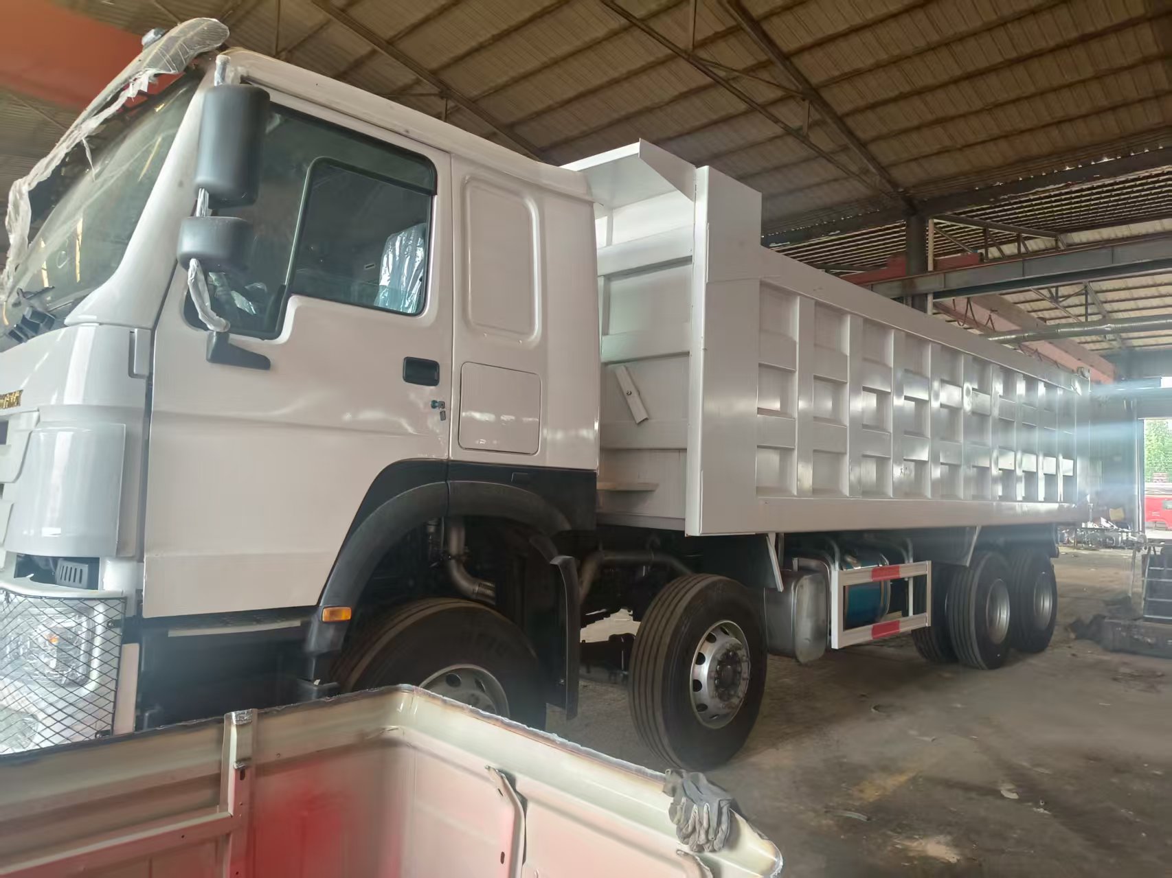 Sinotruk HOWO 8X4 371HP