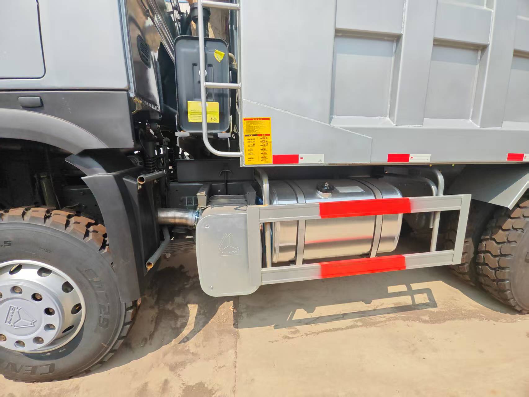 Dumper Truck Detail Picture