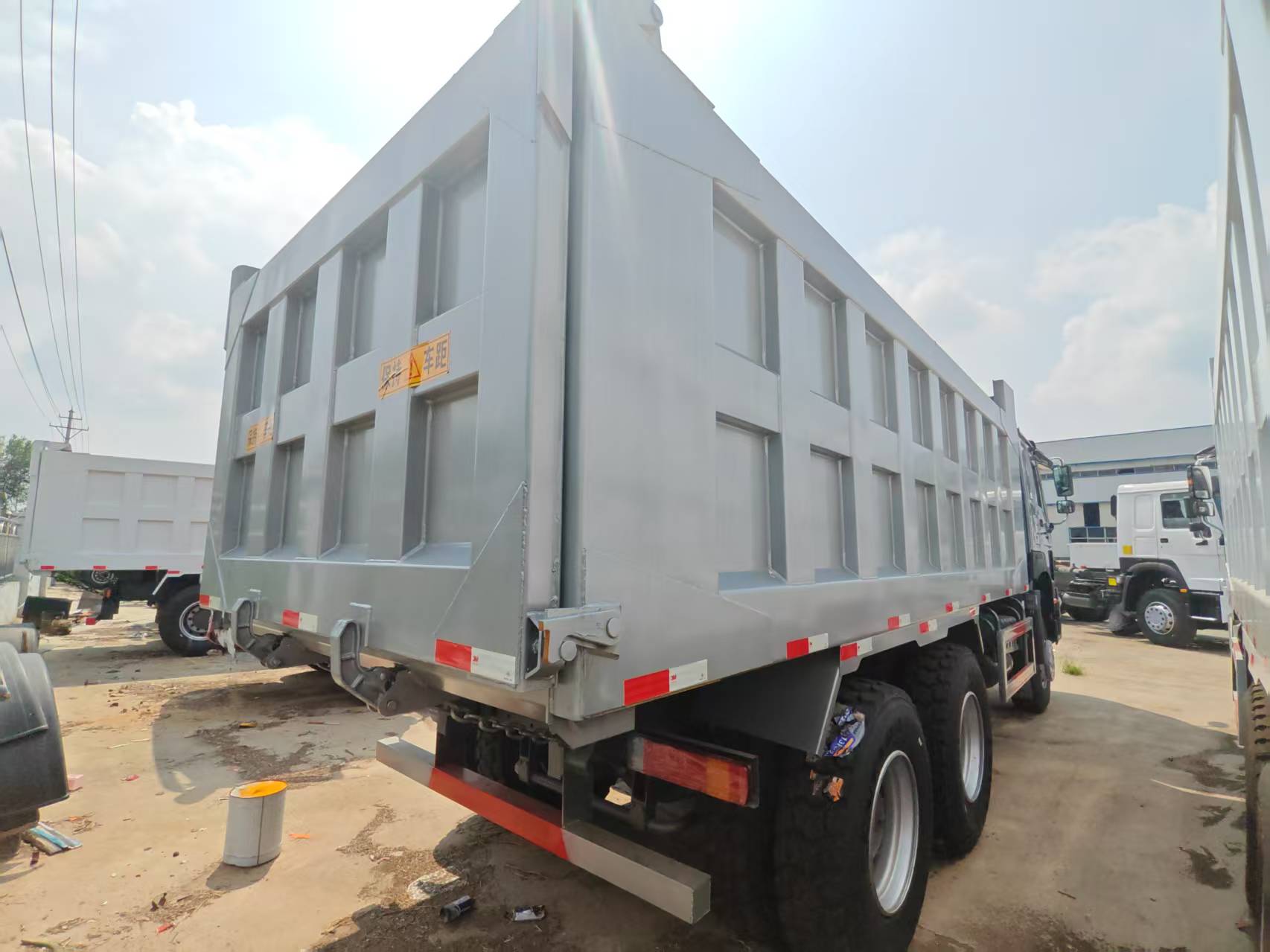 secondhand dump truck