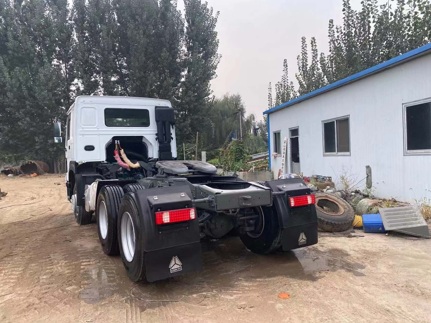 secondhand truck head