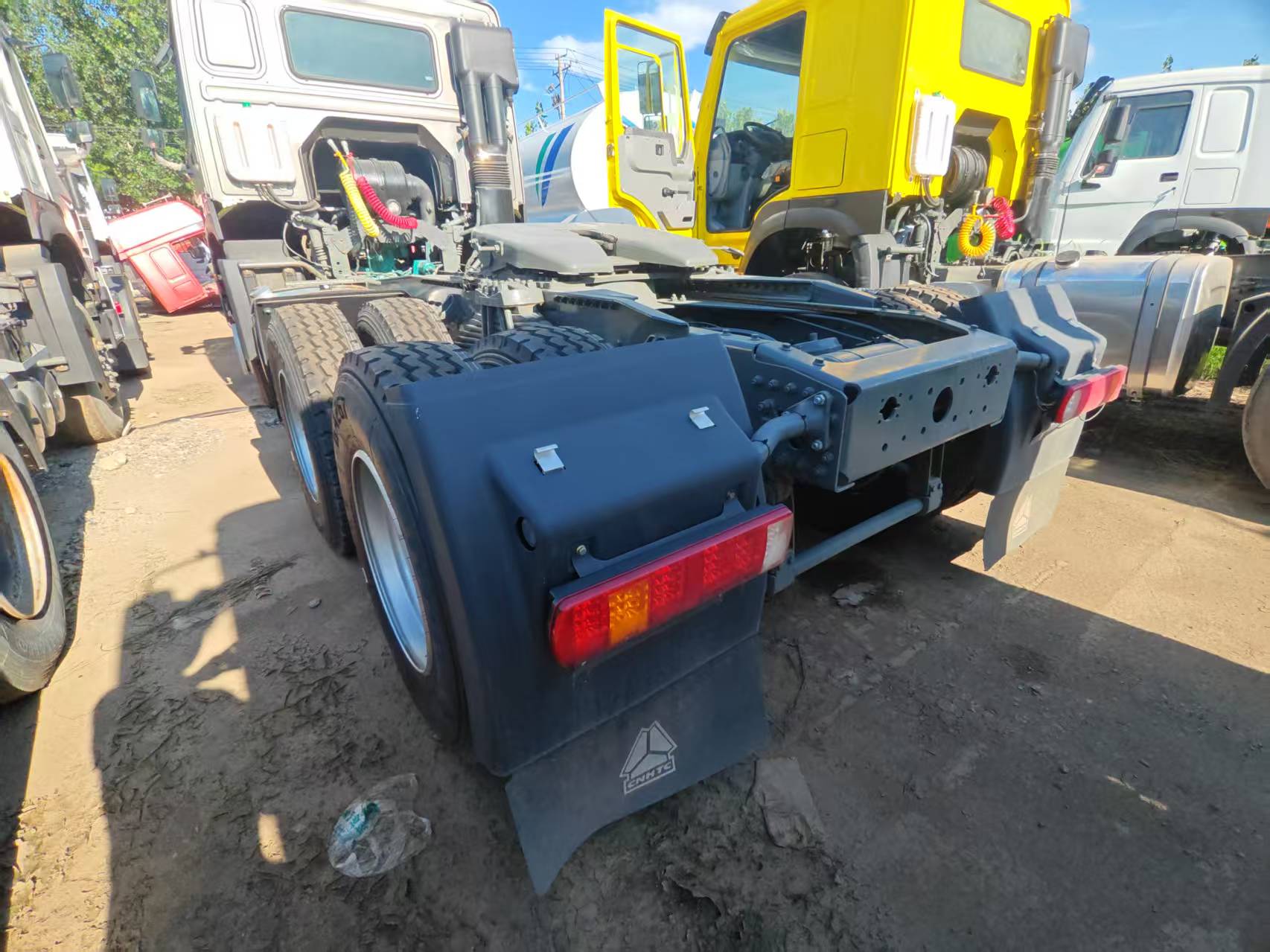 SINOTRUK HOWO 6*4 Tractor Truck
