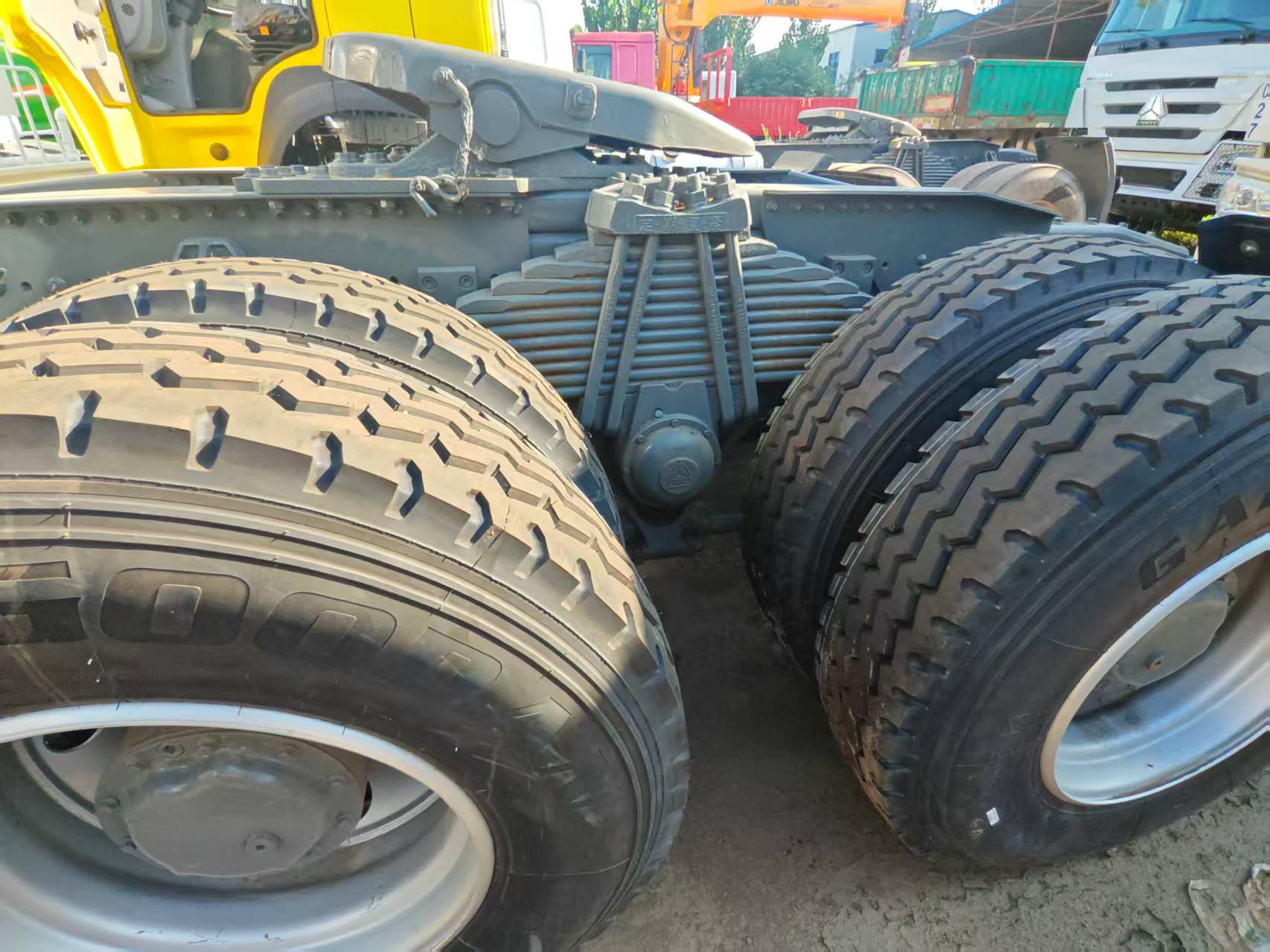 SINOTRUK HOWO 6*4 Tractor Truck