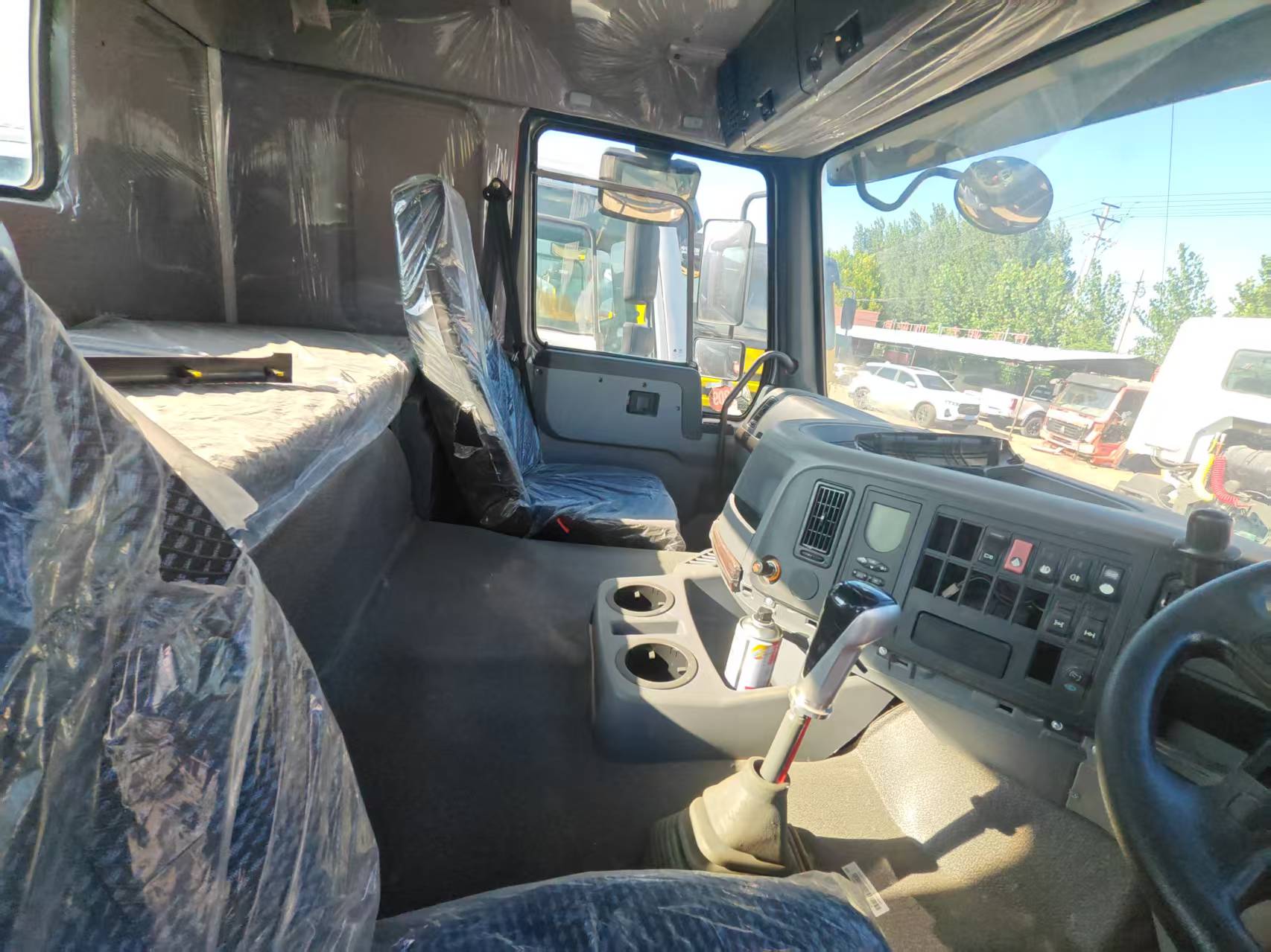 SINOTRUK HOWO 6*4 Tractor Truck