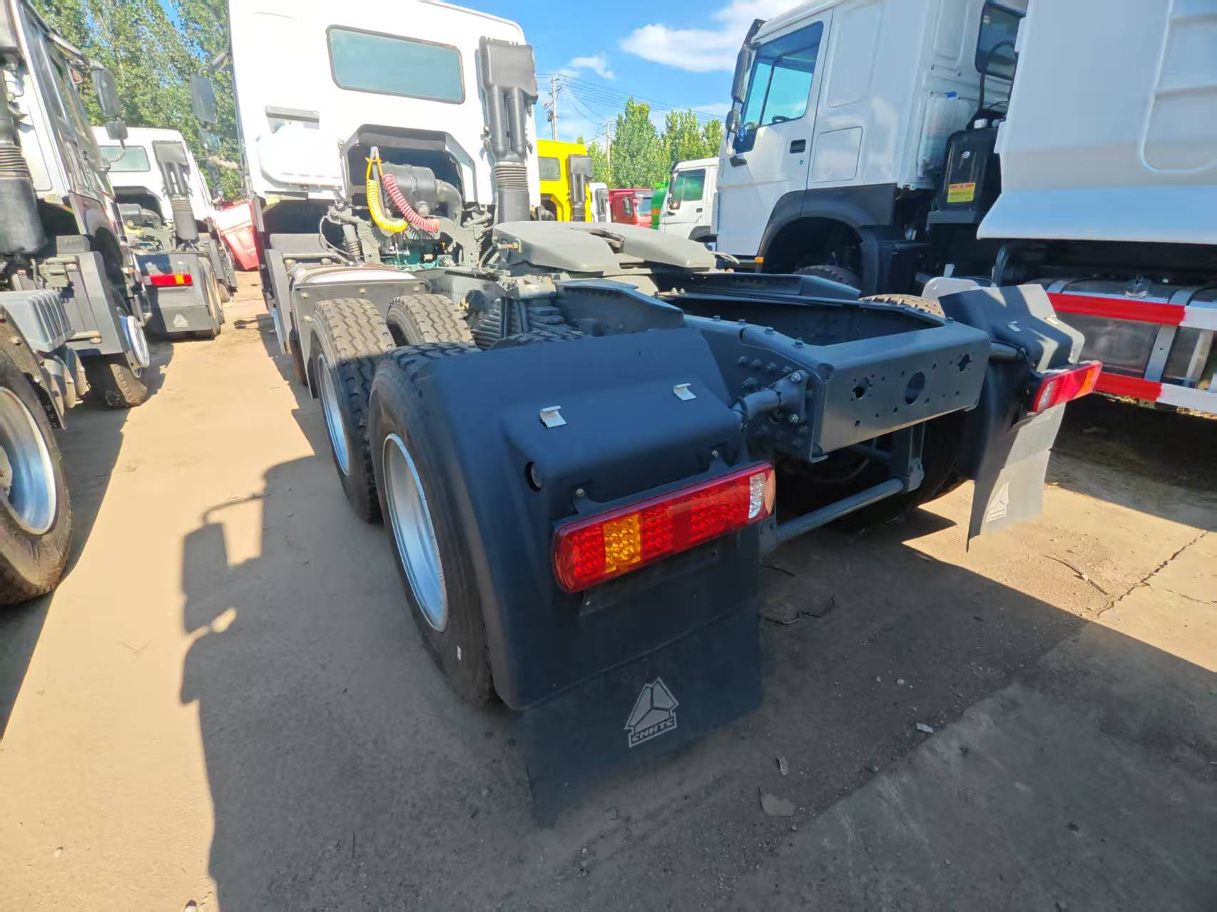 SINOTRUK HOWO 6*4 Tractor Truck