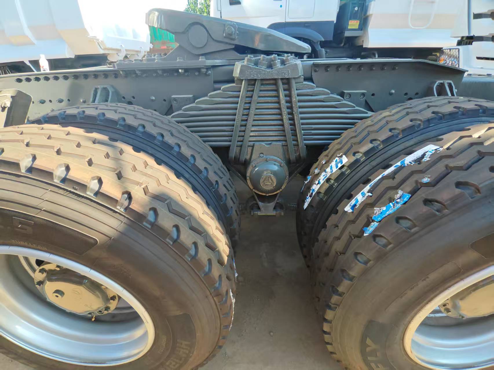 SINOTRUK HOWO 6*4 Tractor Truck