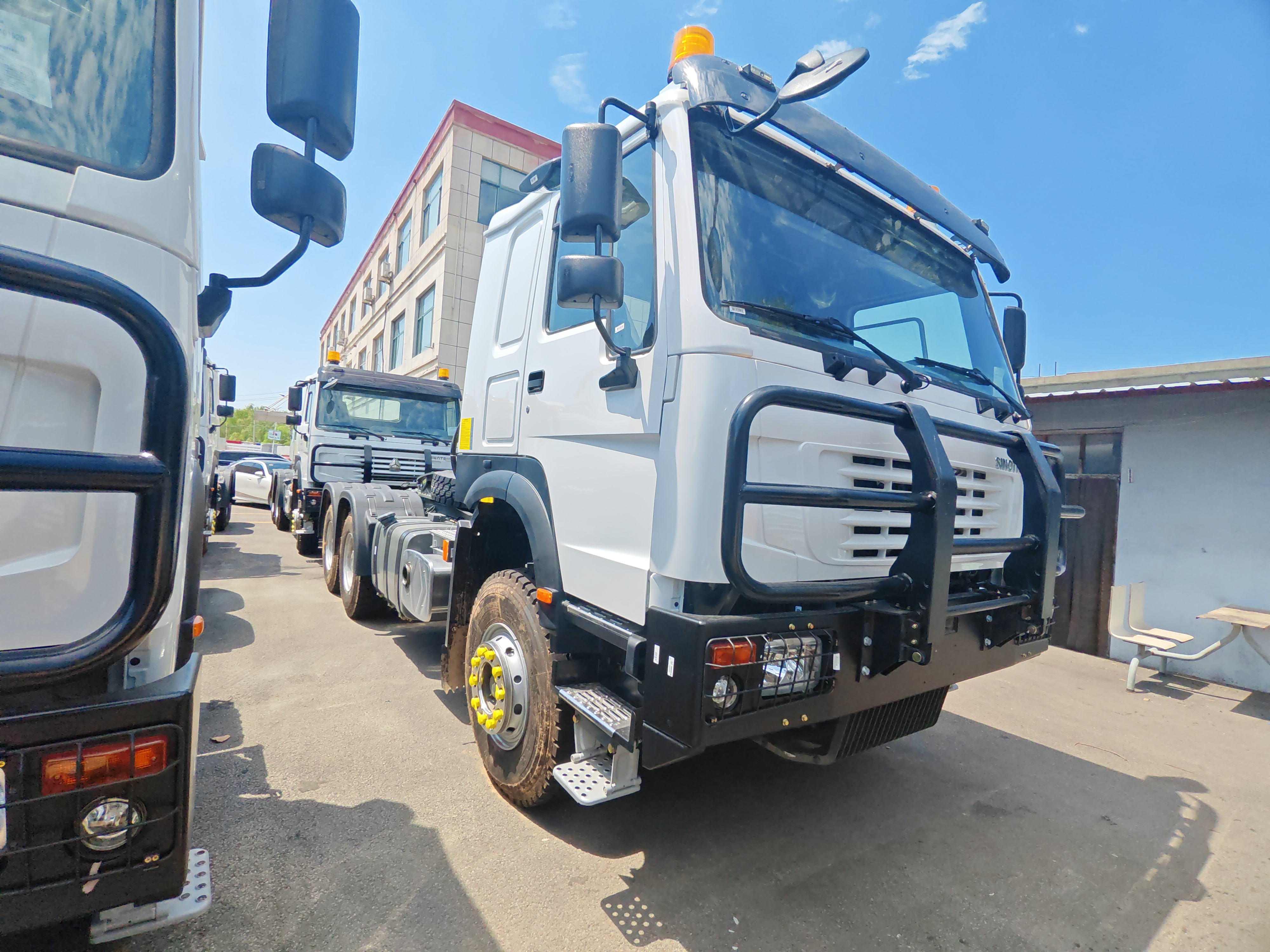 SINOTRUK HOWO 6*4 Tractor Truck