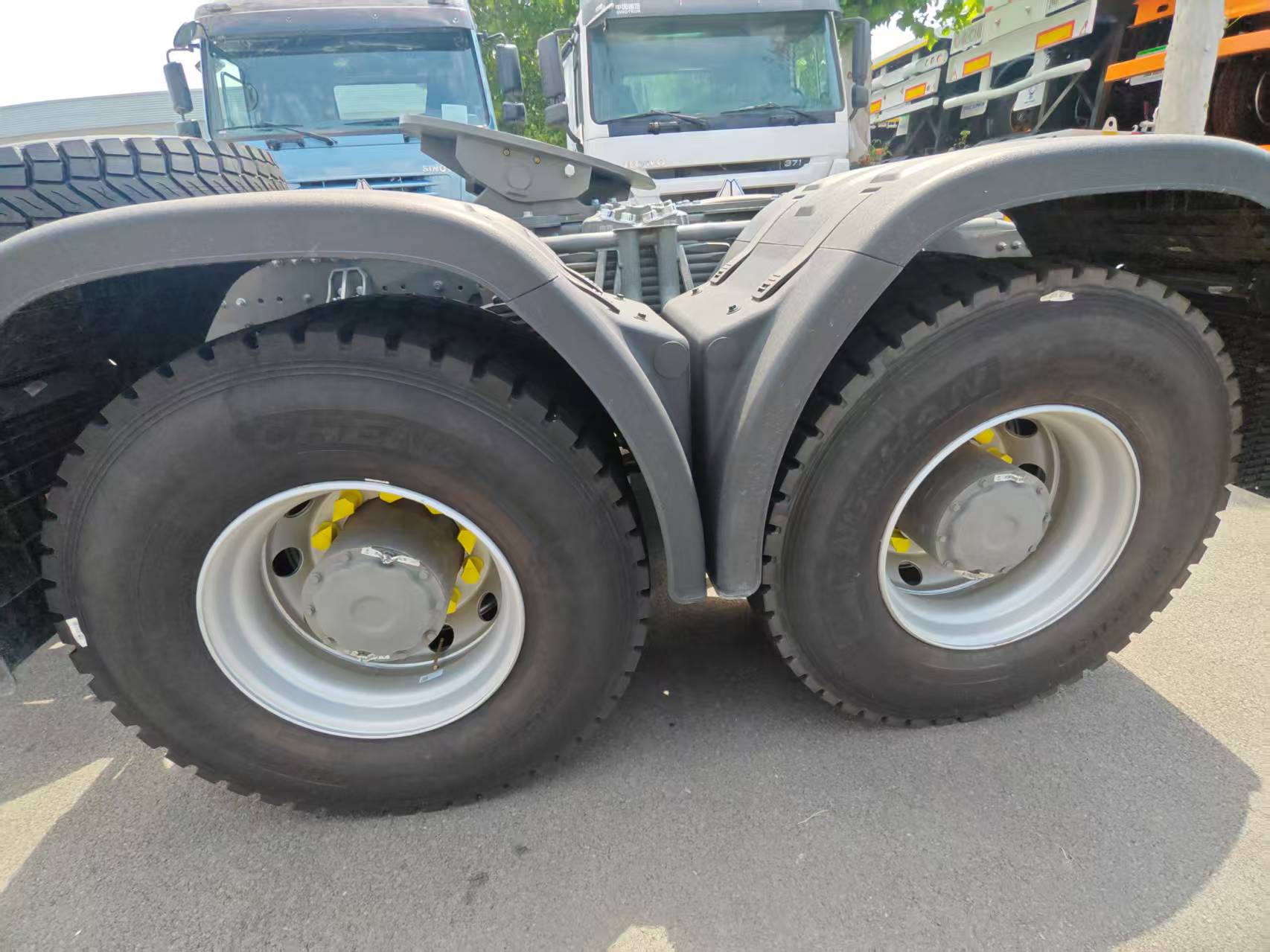 SINOTRUK HOWO 6*4 Tractor Truck