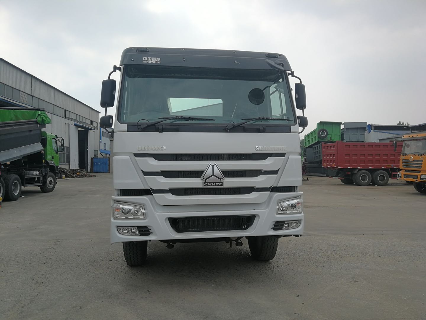 SINOTRUK HOWO 6*4 Tractor Truck