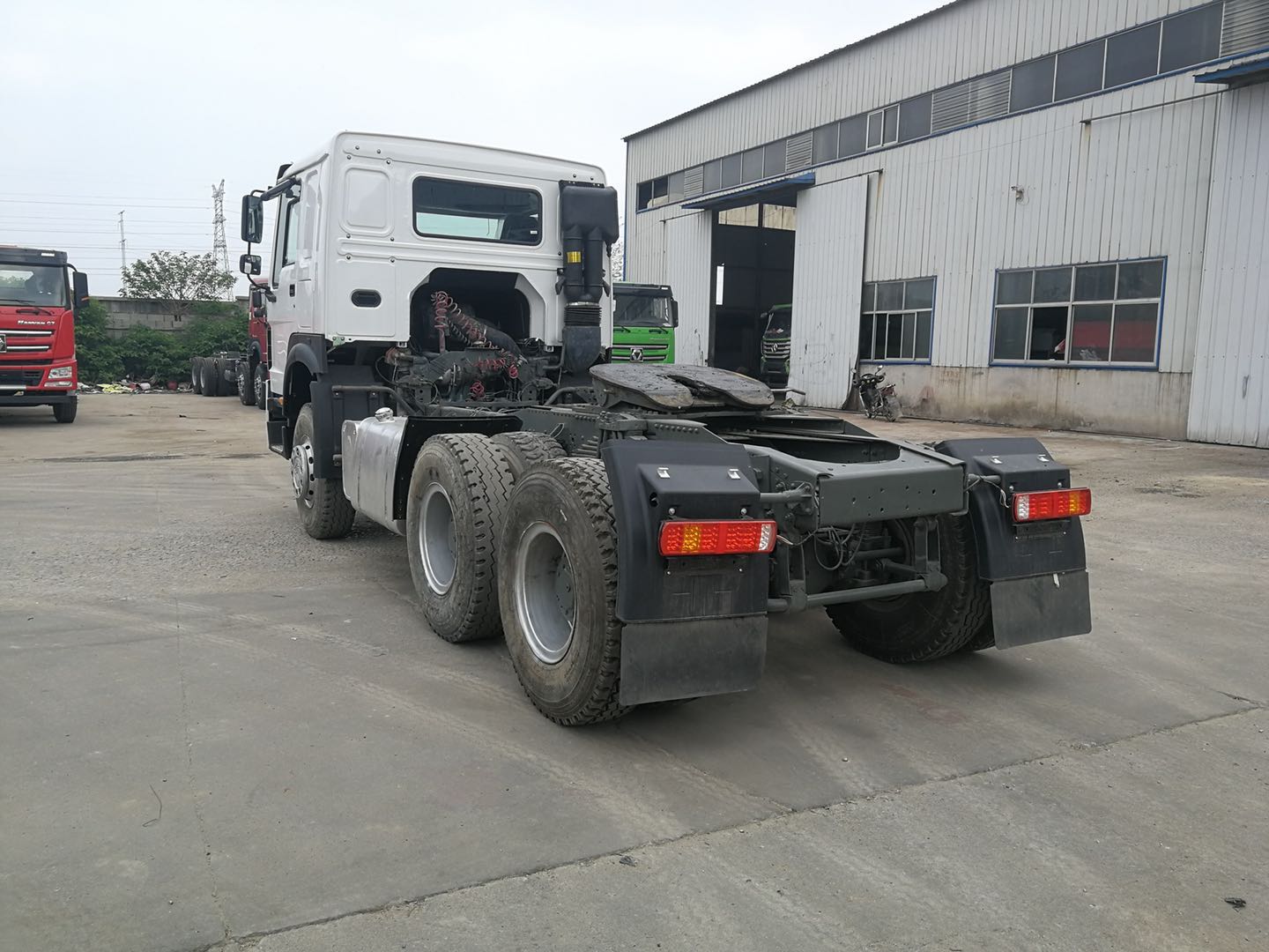 SINOTRUK HOWO 6*4 Tractor Truck