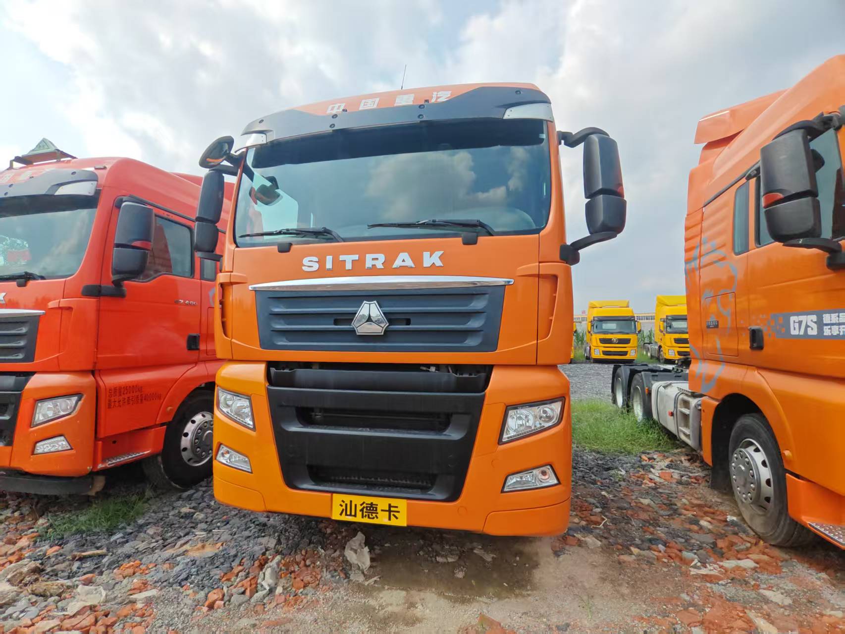 SINOTRUK 6*4 Tractor Truck
