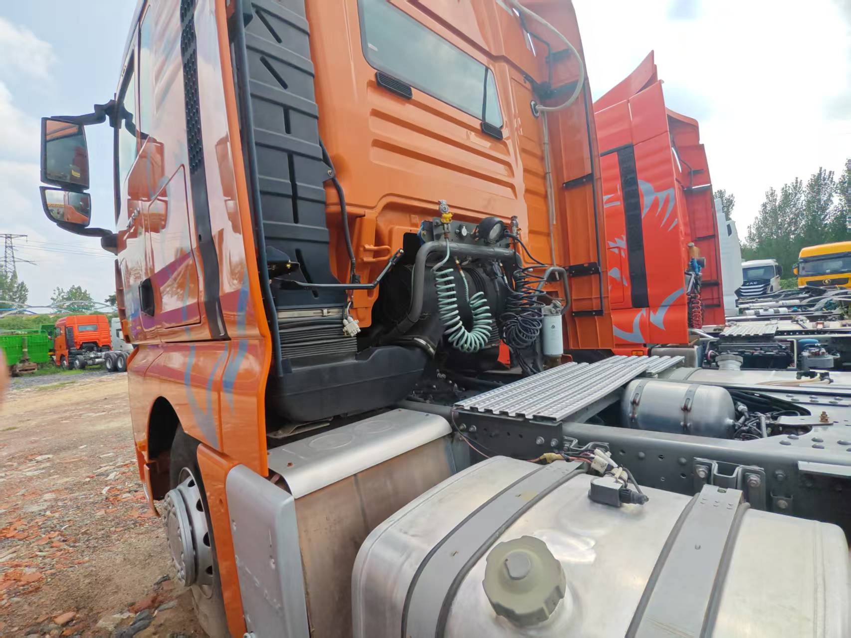 SINOTRUK 6*4 Tractor Truck