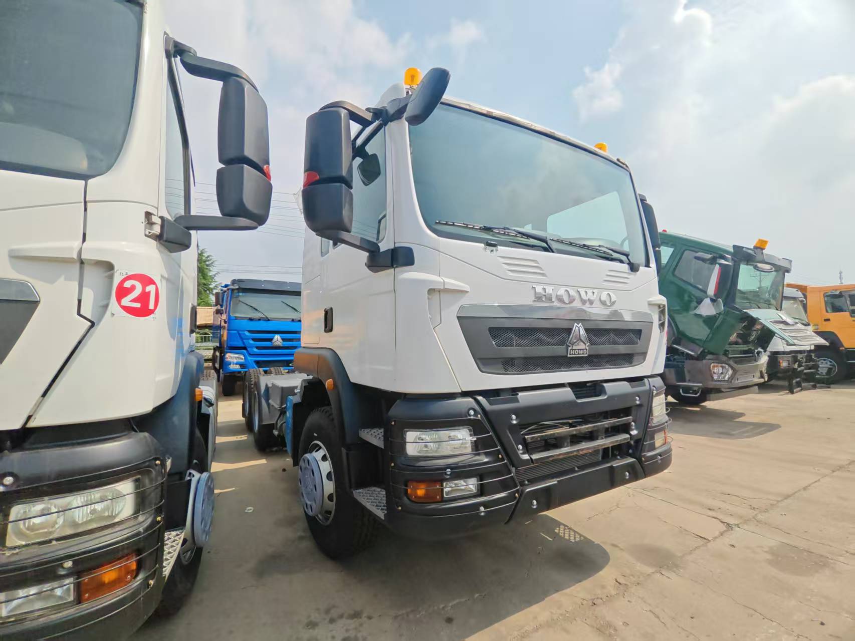 SINOTRUK HOWO 6*4 Tractor Truck