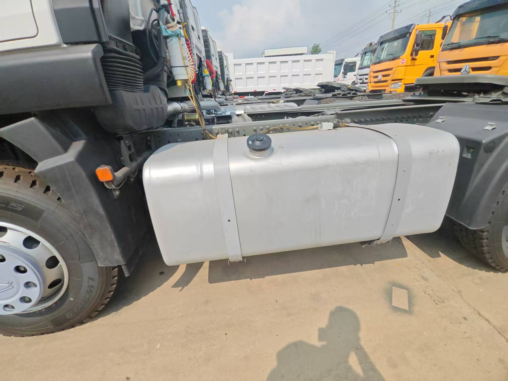 SINOTRUK HOWO 6*4 Tractor Truck