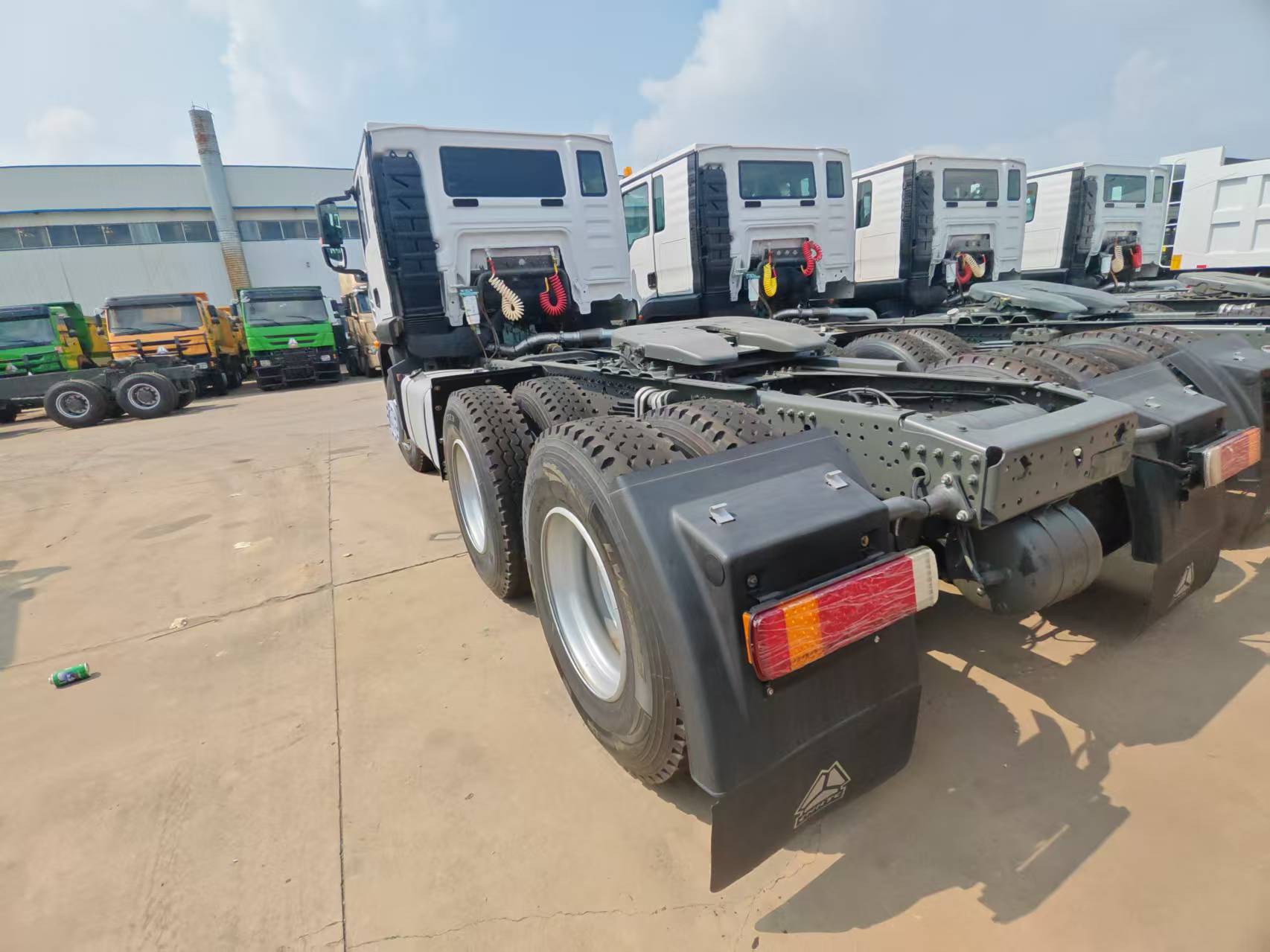 SINOTRUK HOWO 6*4 Tractor Truck