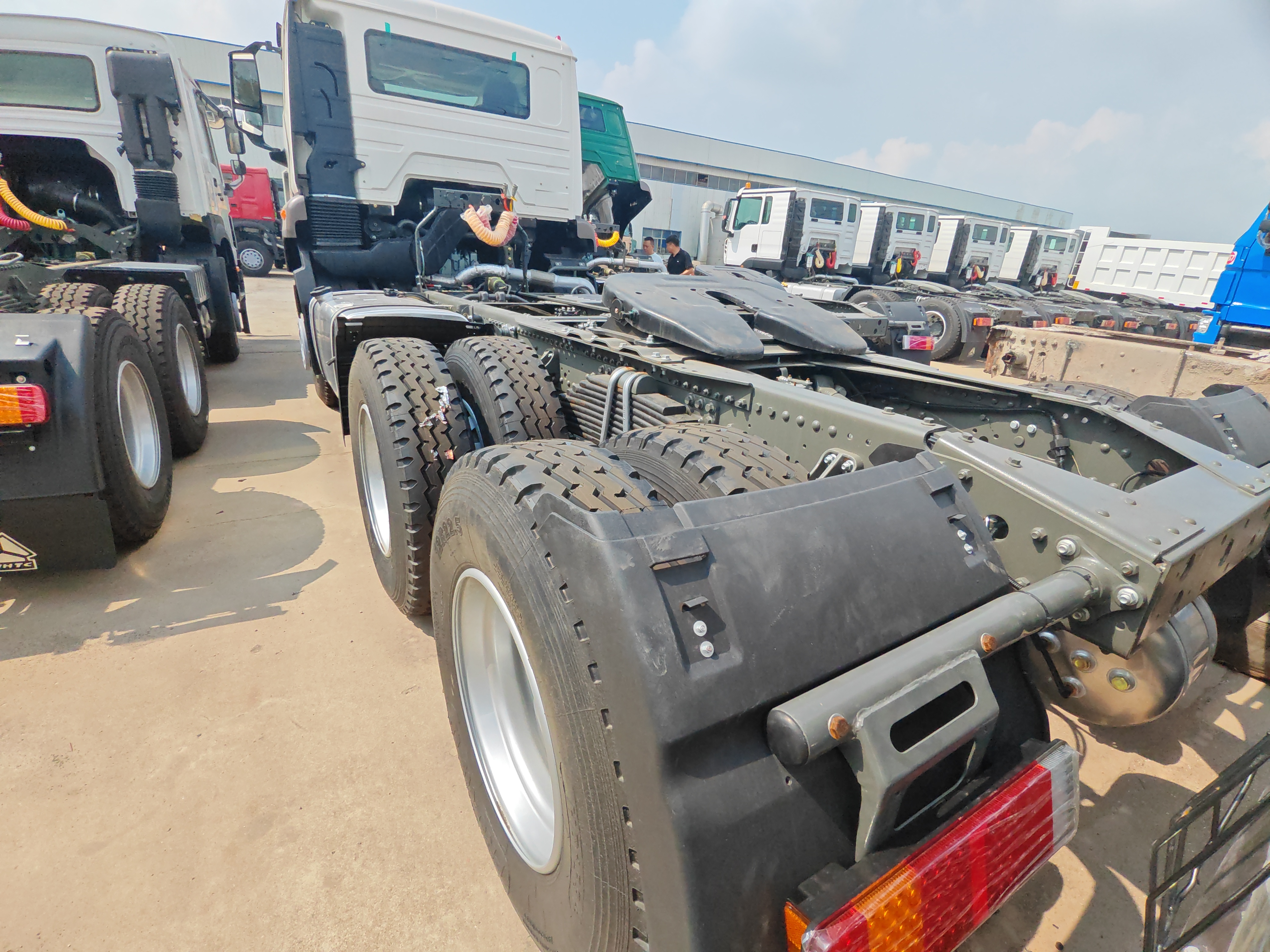 SINOTRUK HOWO 6*4 Tractor Truck