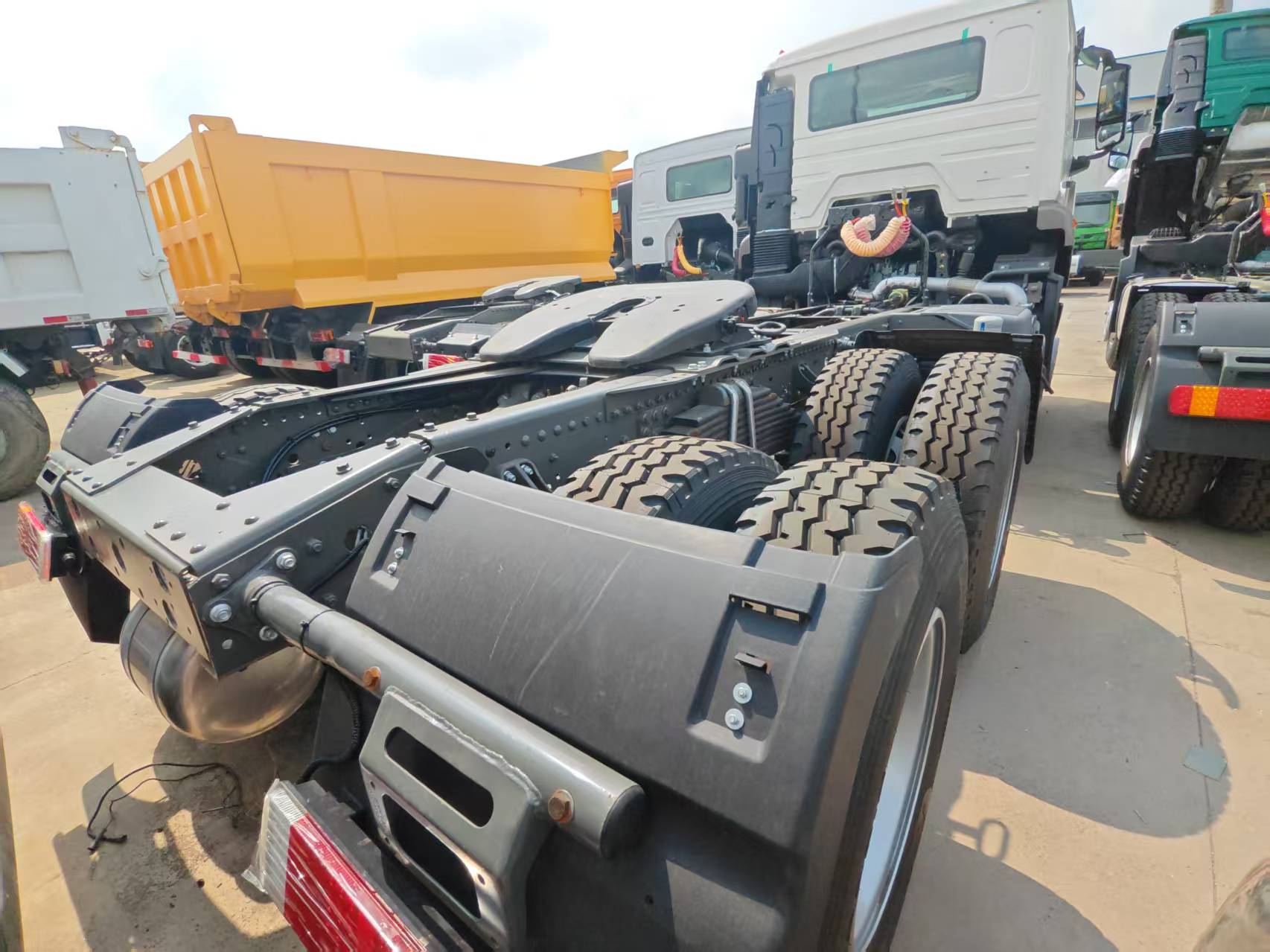 SINOTRUK HOWO 6*4 Tractor Truck