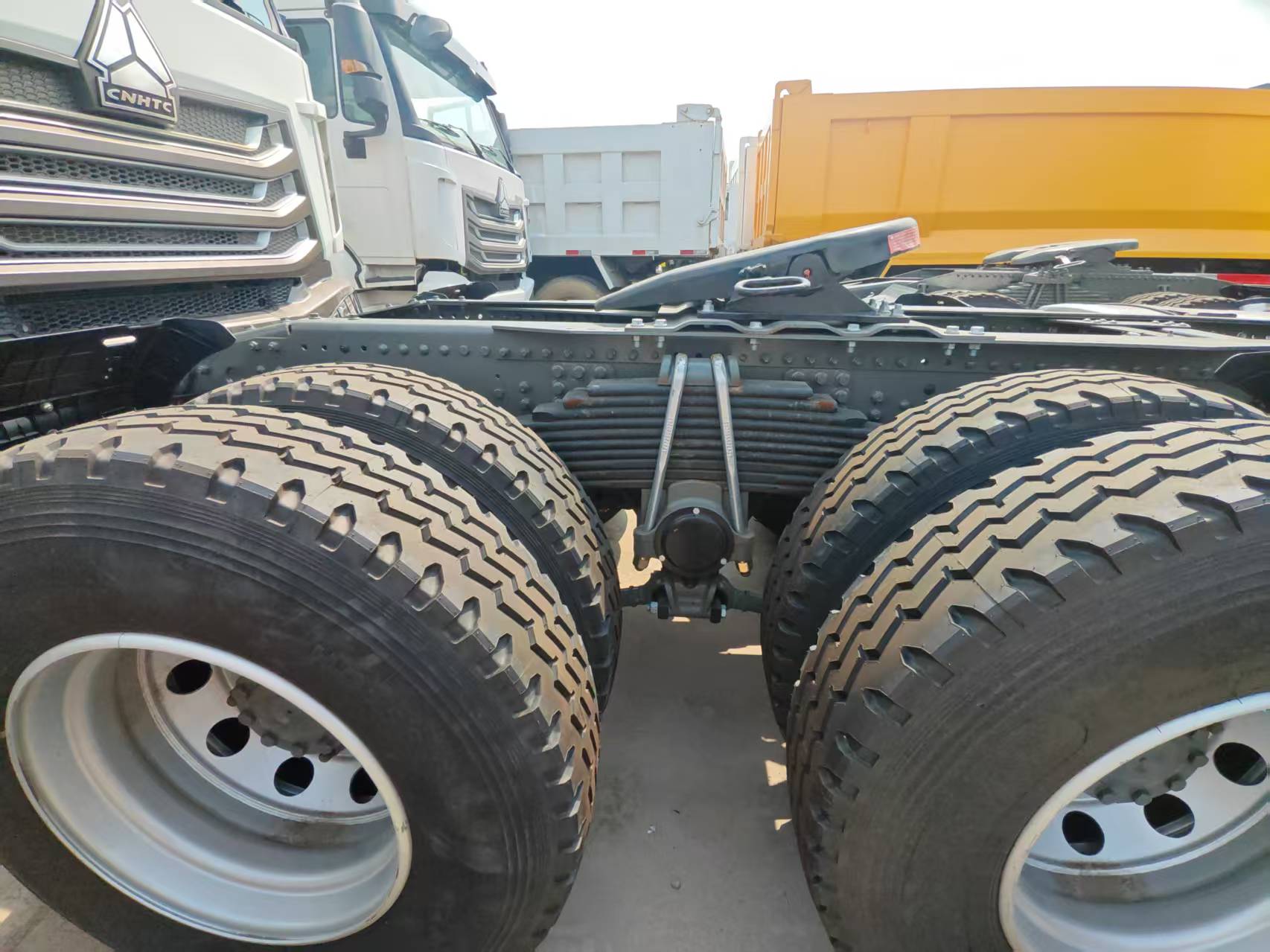 SINOTRUK HOWO 6*4 Tractor Truck