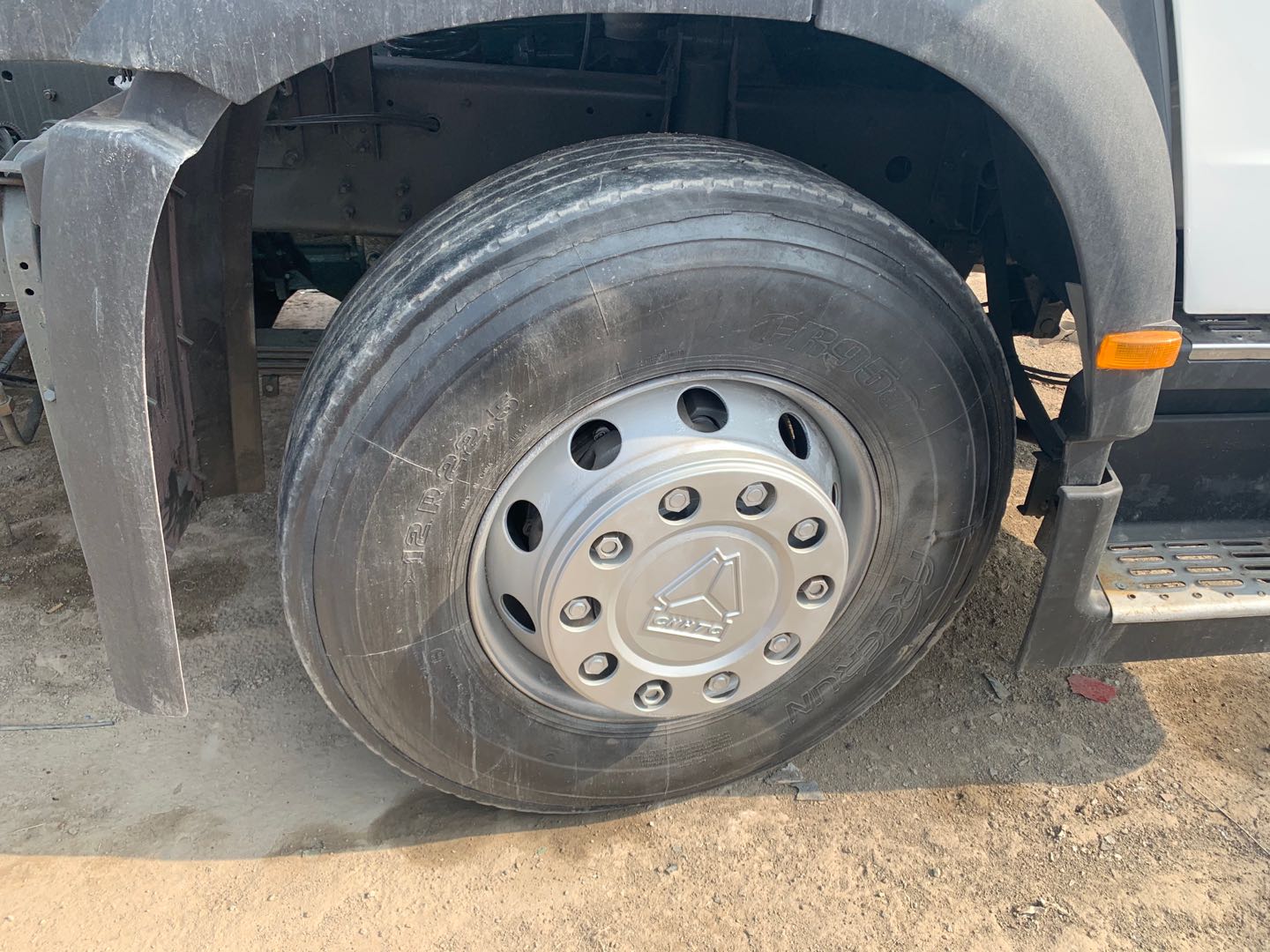 SINOTRUK HOWO 6*4 Tractor Truck