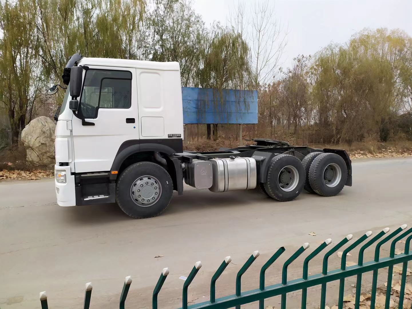 SINOTRUK HOWO 6*4 Tractor Truck