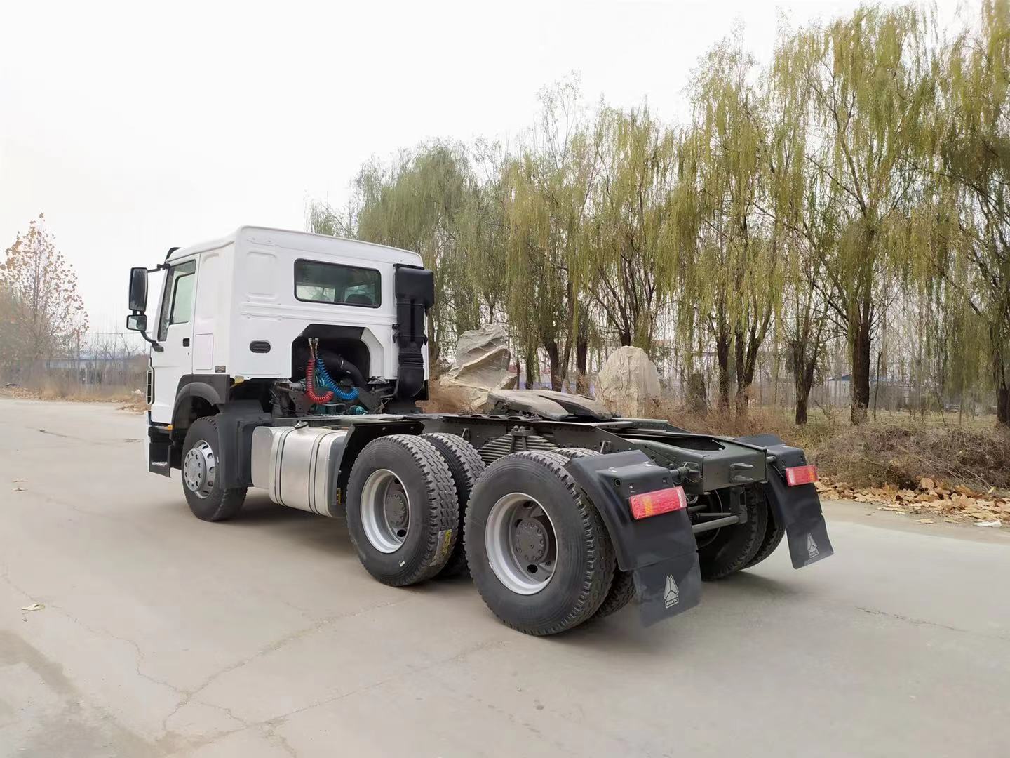SINOTRUK HOWO 6*4 Tractor Truck