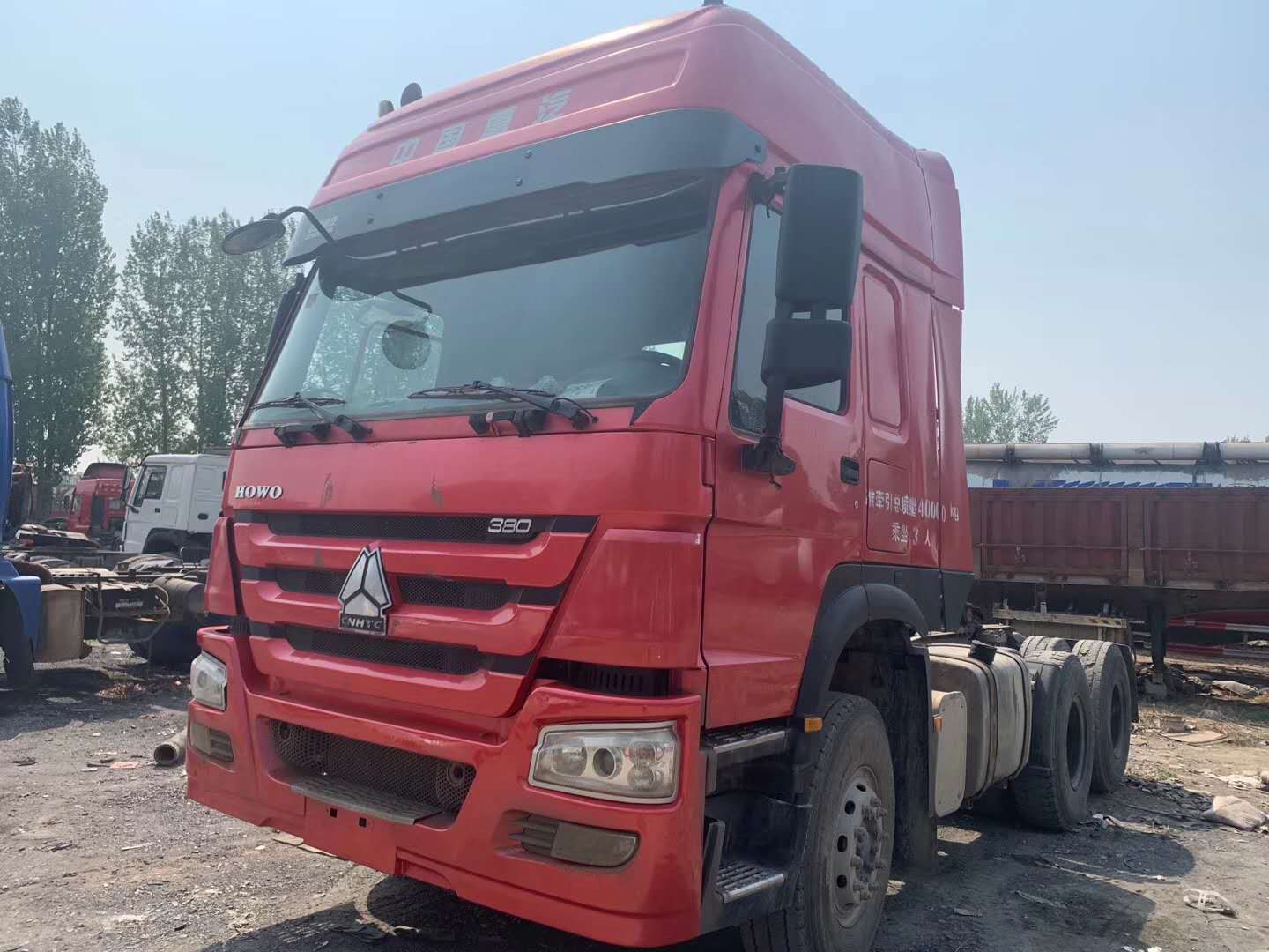 SINOTRUK HOWO 6*4 Tractor Truck
