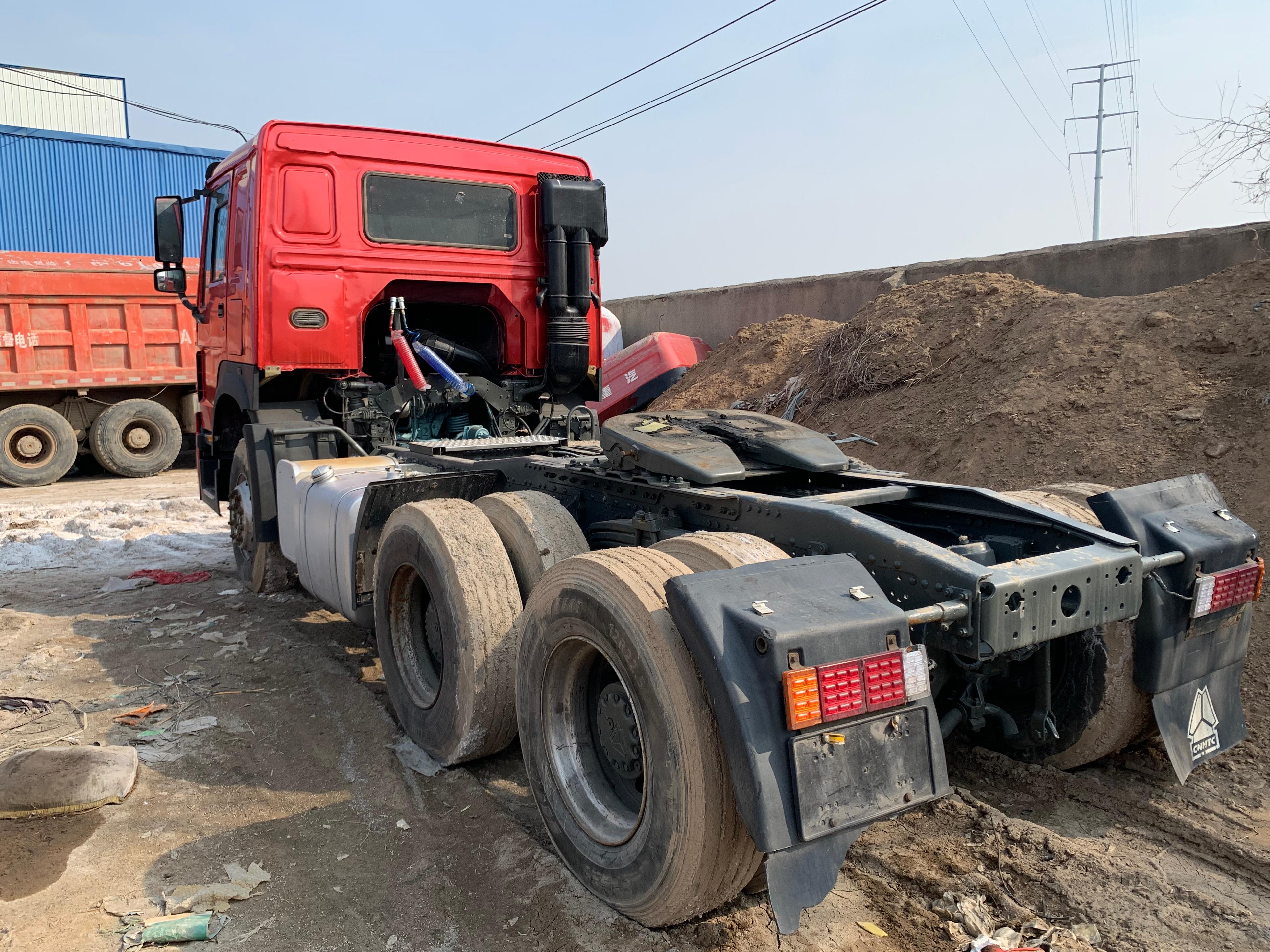 SINOTRUK HOWO 6*4 Tractor Truck