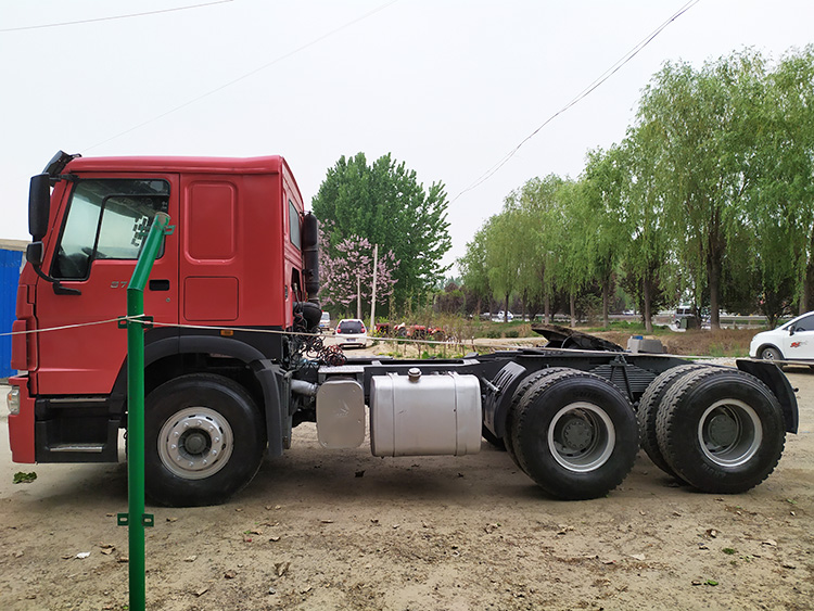 SINOTRUK HOWO 6*4 Tractor Truck