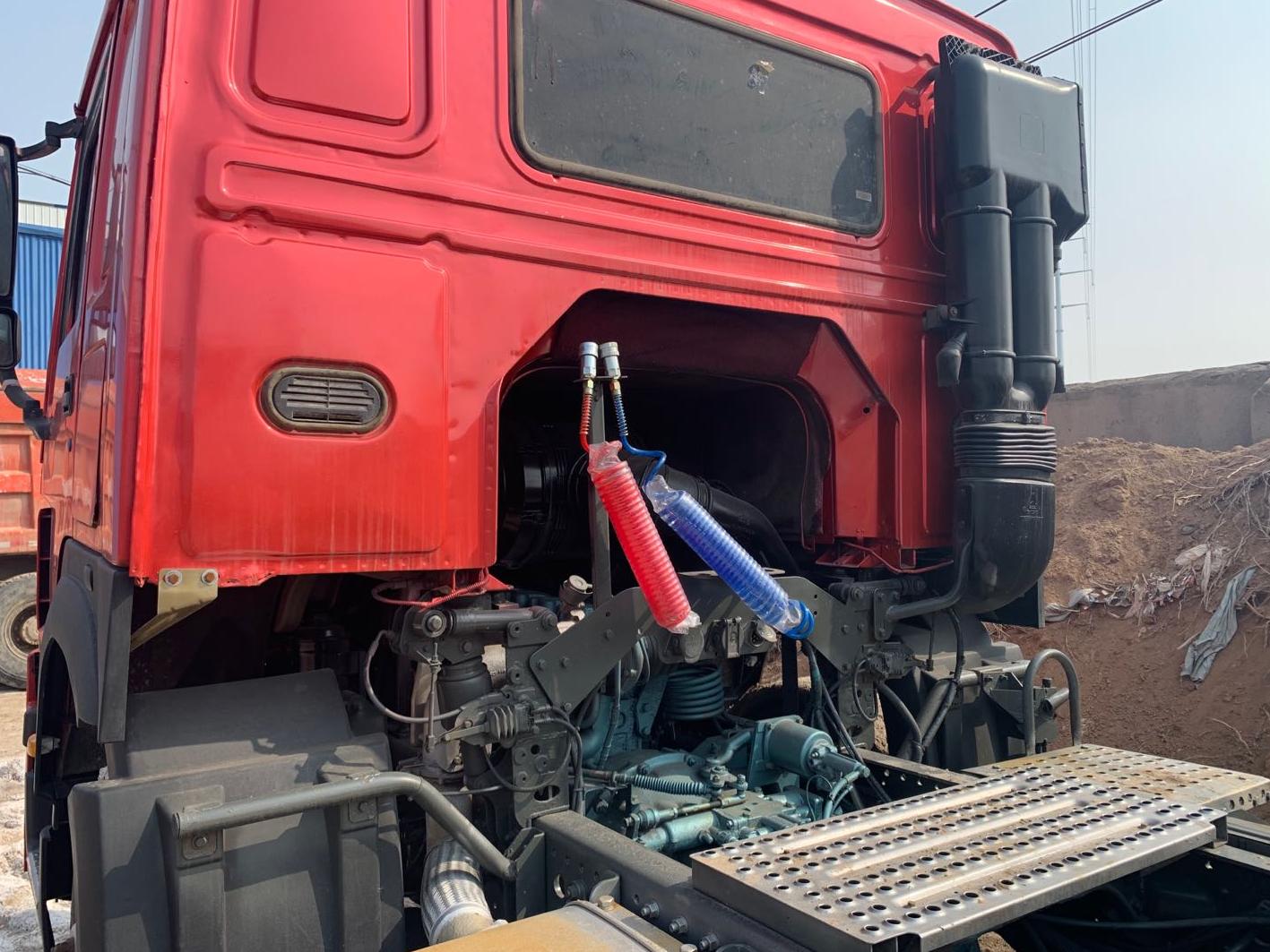 SINOTRUK HOWO 6*4 Tractor Truck