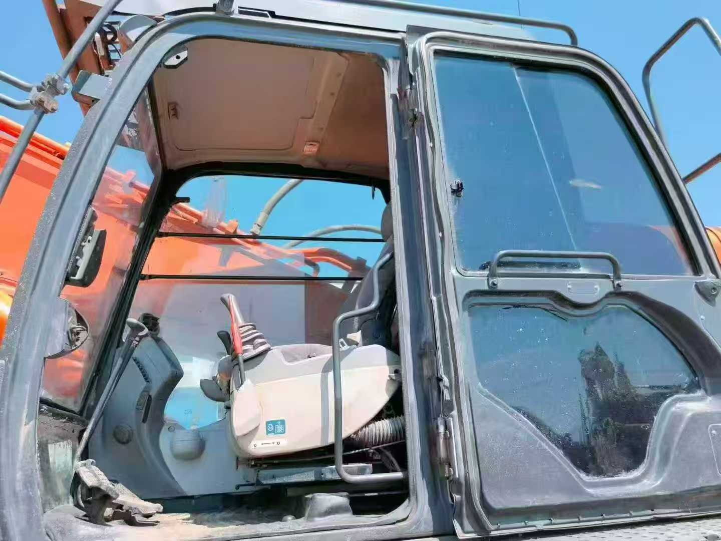 Hitachi 490