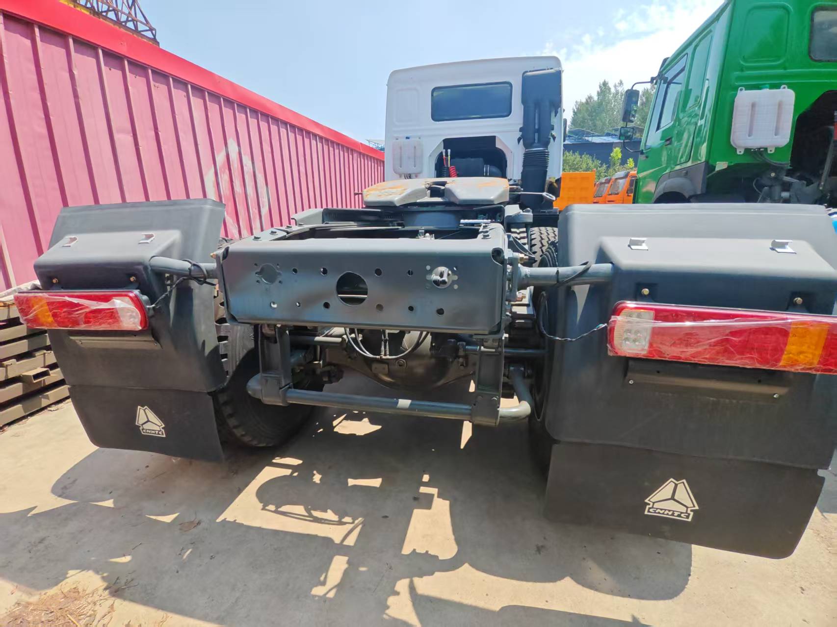 SINOTRUK HOWO 6*4 Tractor Truck
