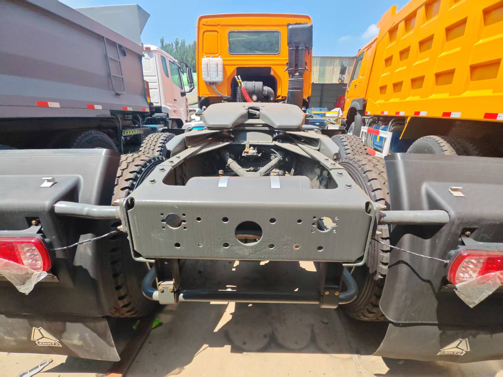 SINOTRUK HOWO 6*4 Tractor Truck