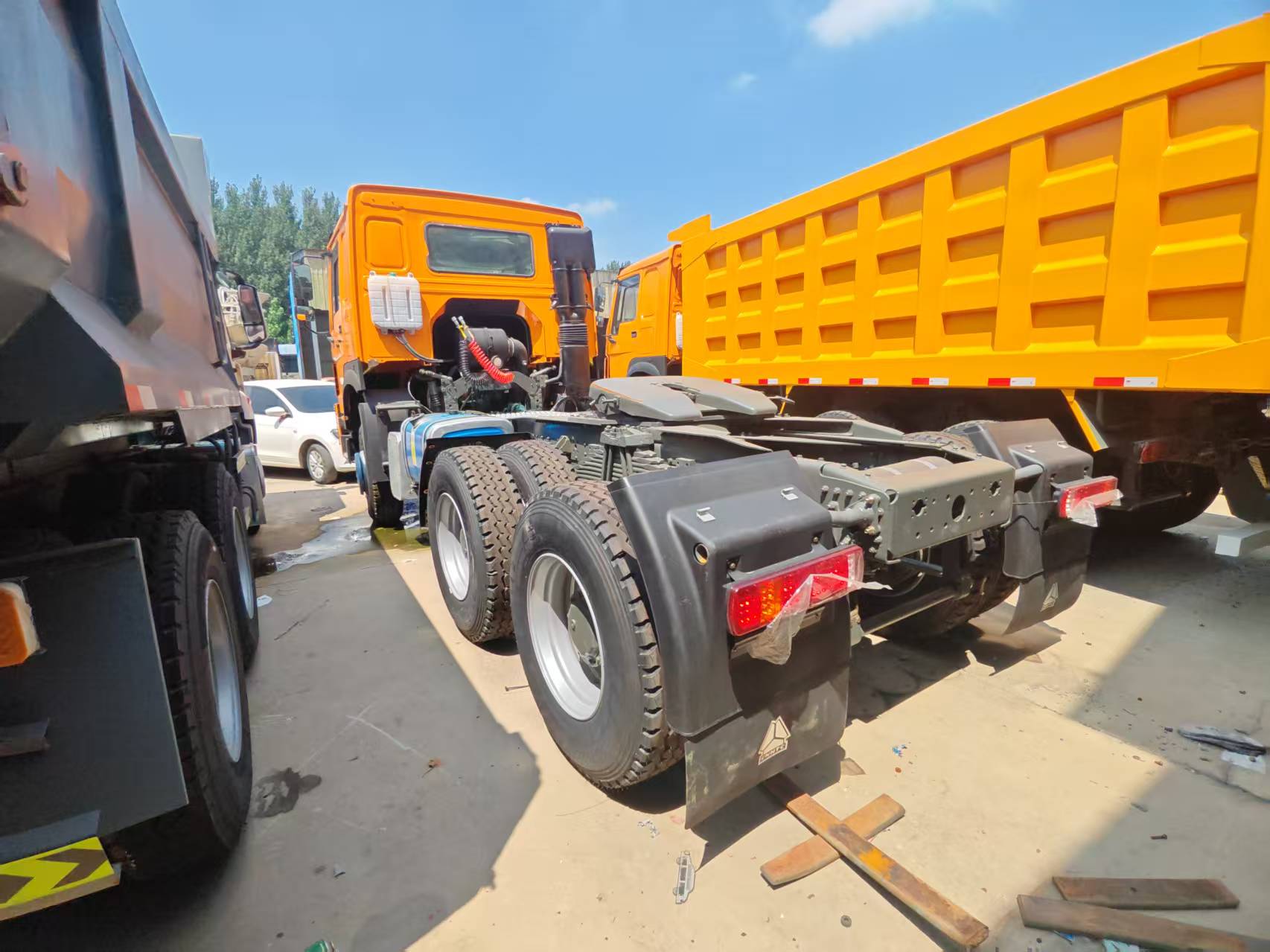 SINOTRUK HOWO 6*4 Tractor Truck