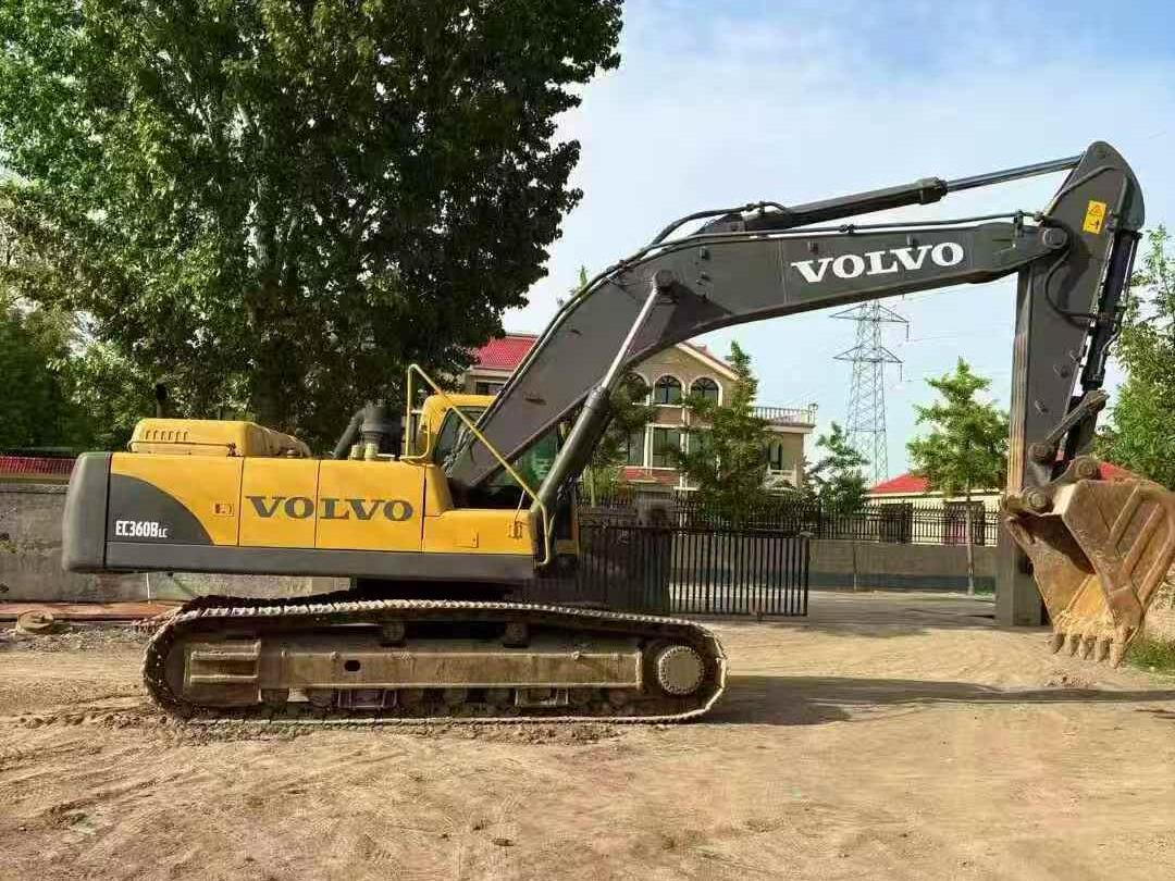 VOLVO EC360