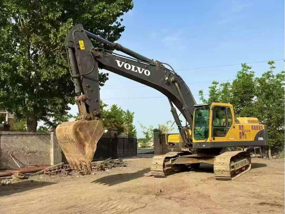 VOLVO EC360