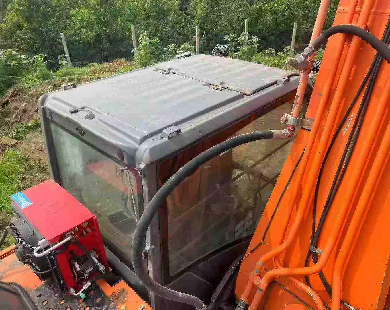 Hitachi Zx330