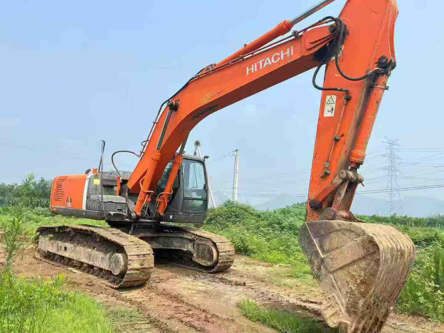 Hitachi Zx330