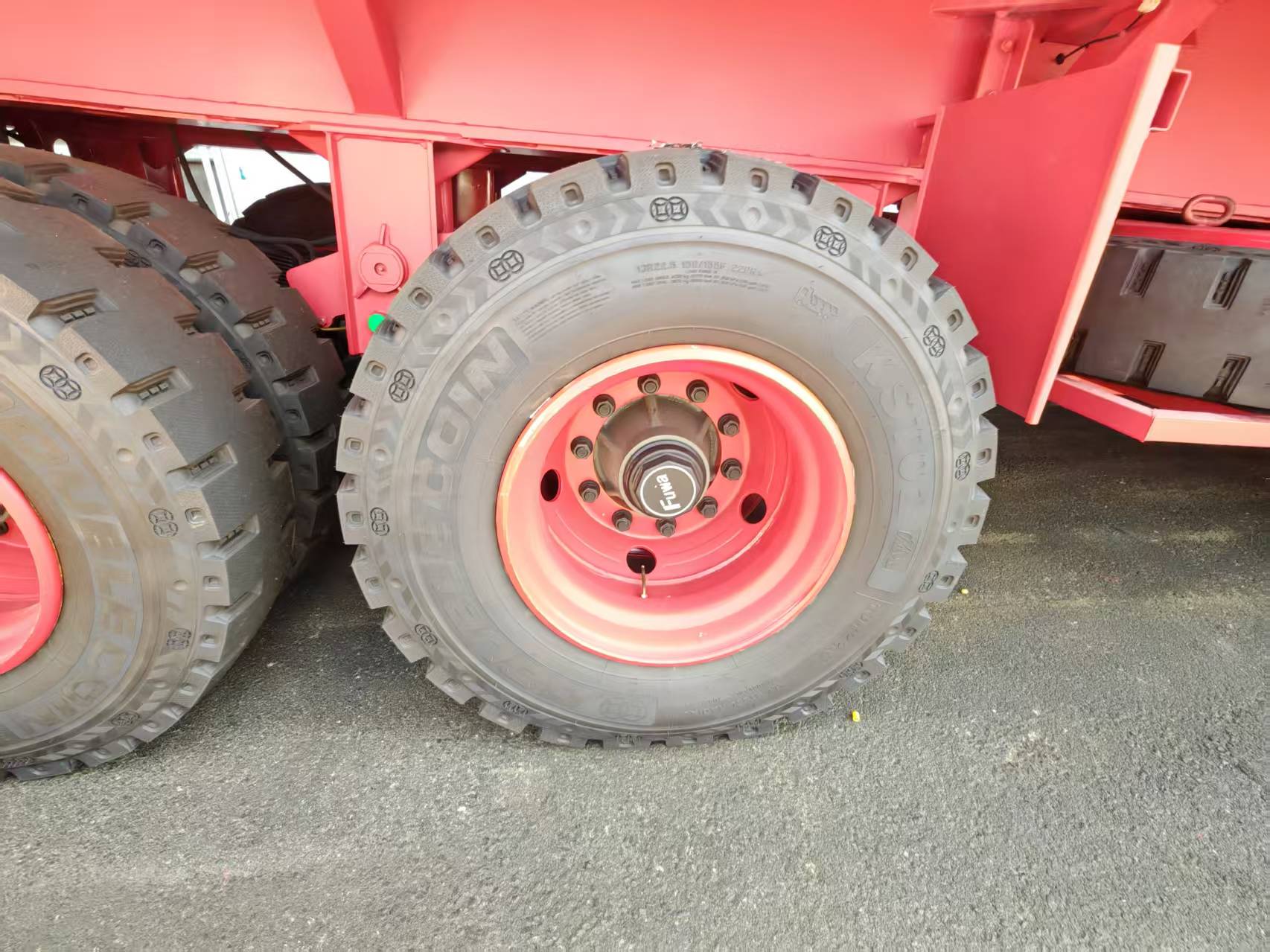 4 axles flatbed trailer