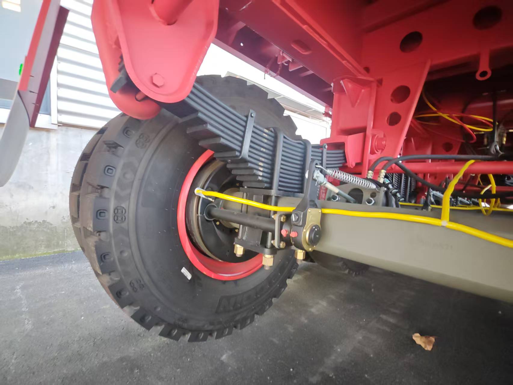 4 Axles 70 Tons Flatbed Semi Trailer Detail Picture