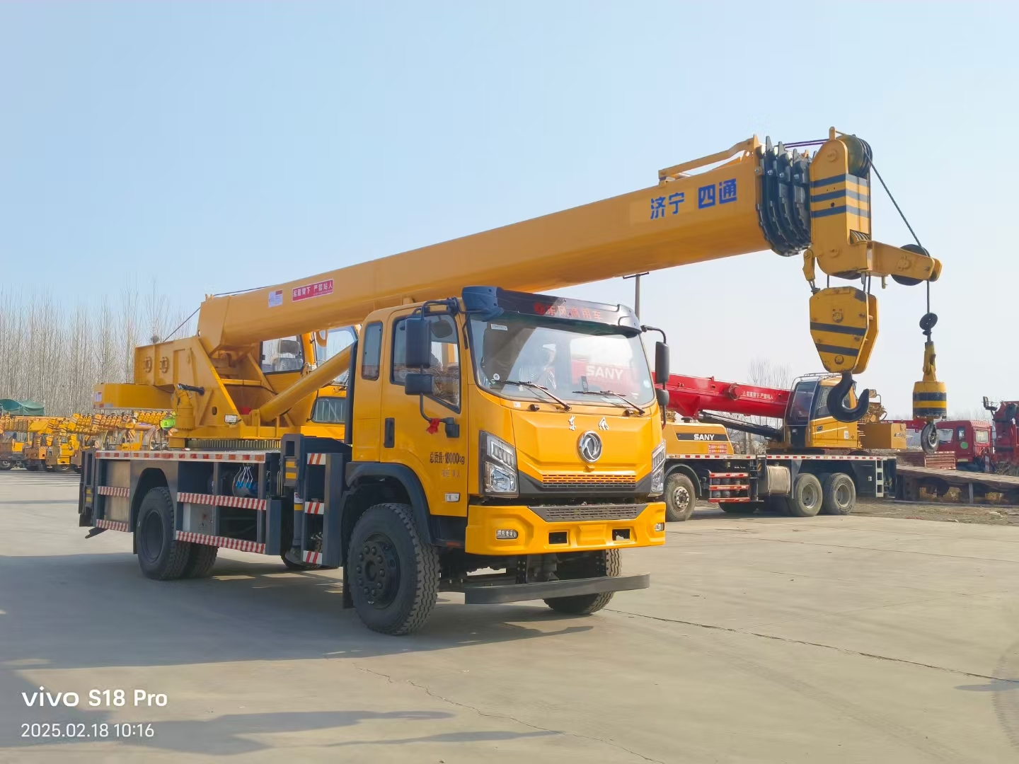 dongfeng truck crane