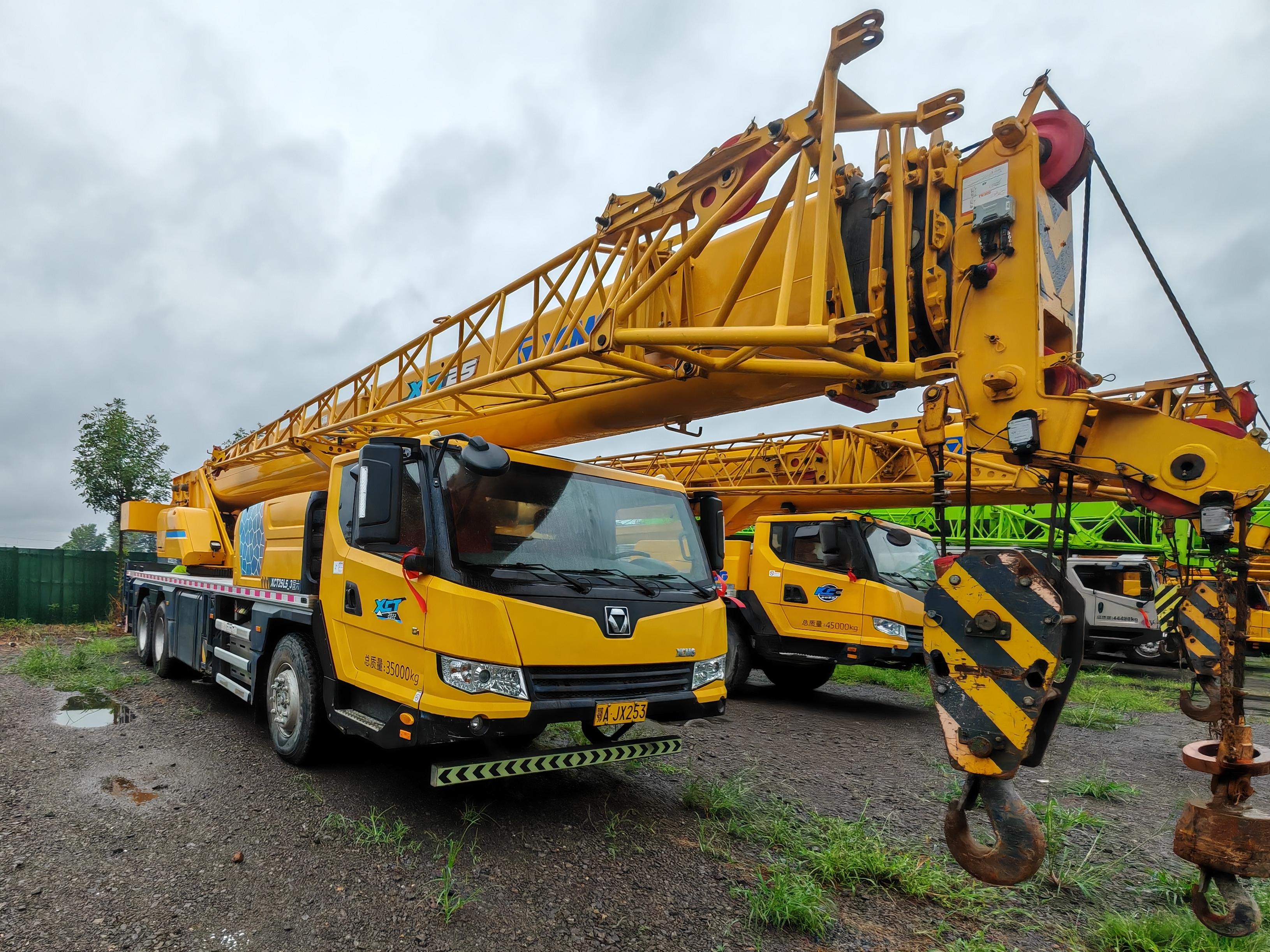 25 ton truck crane