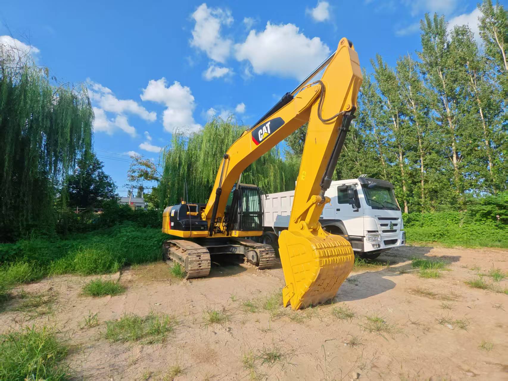 CAT 320D