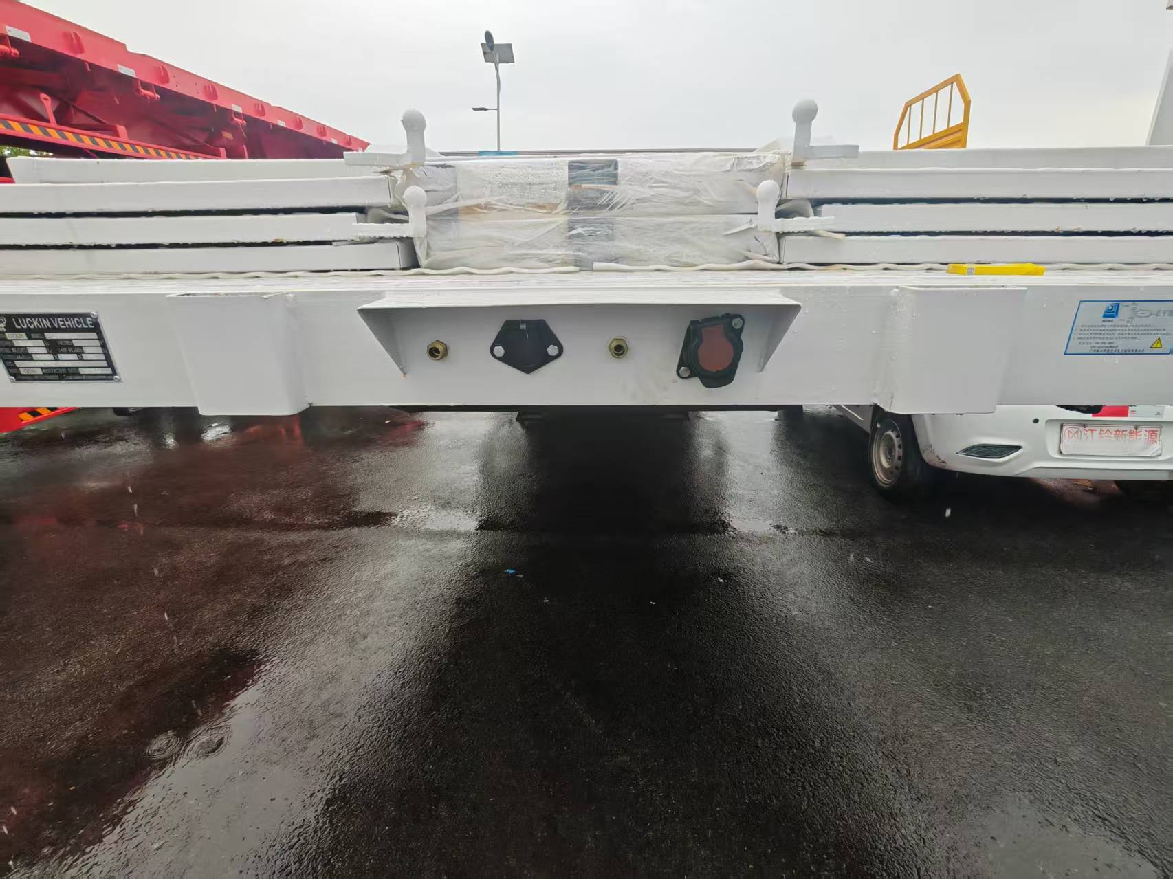 3 Axles 50 Tons Flatbed Semi Trailer Detail Picture