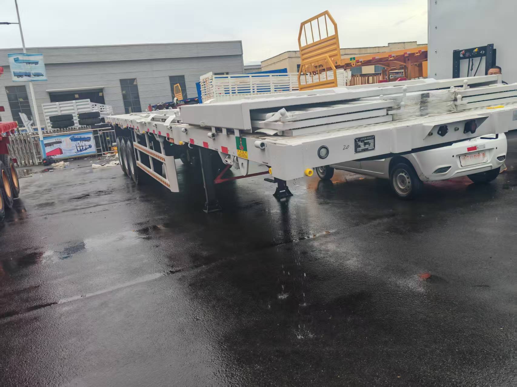 flatbed semi trailer