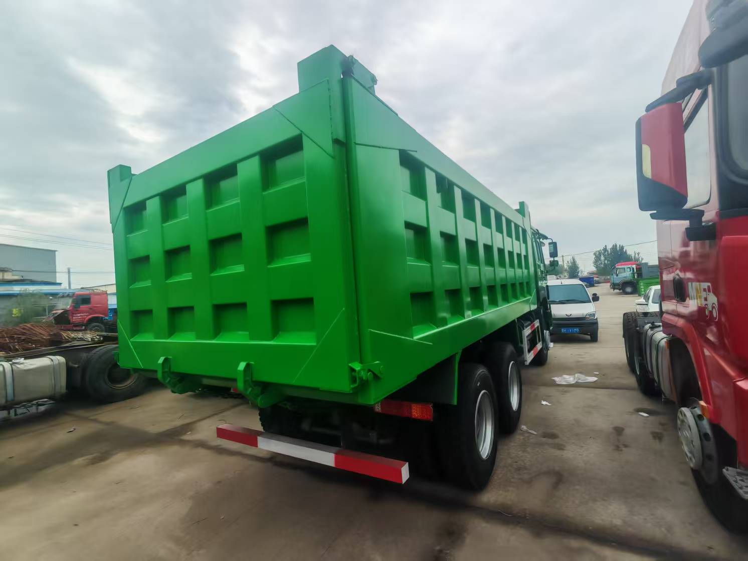 secondhand dump truck